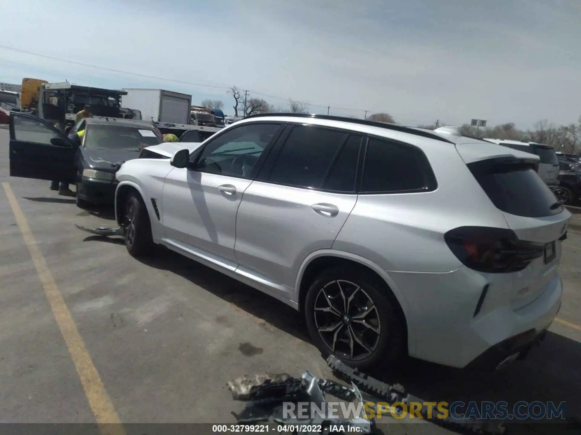 3 Photograph of a damaged car 5UX53DP03N9J89609 BMW X3 2022