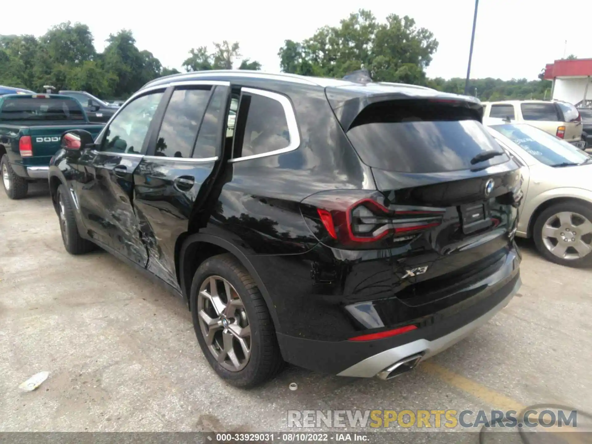 3 Photograph of a damaged car 5UX53DP03N9K02469 BMW X3 2022