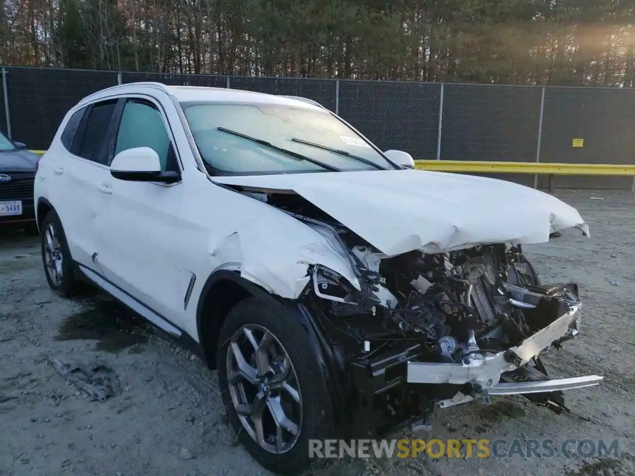 1 Photograph of a damaged car 5UX53DP03N9K05954 BMW X3 2022