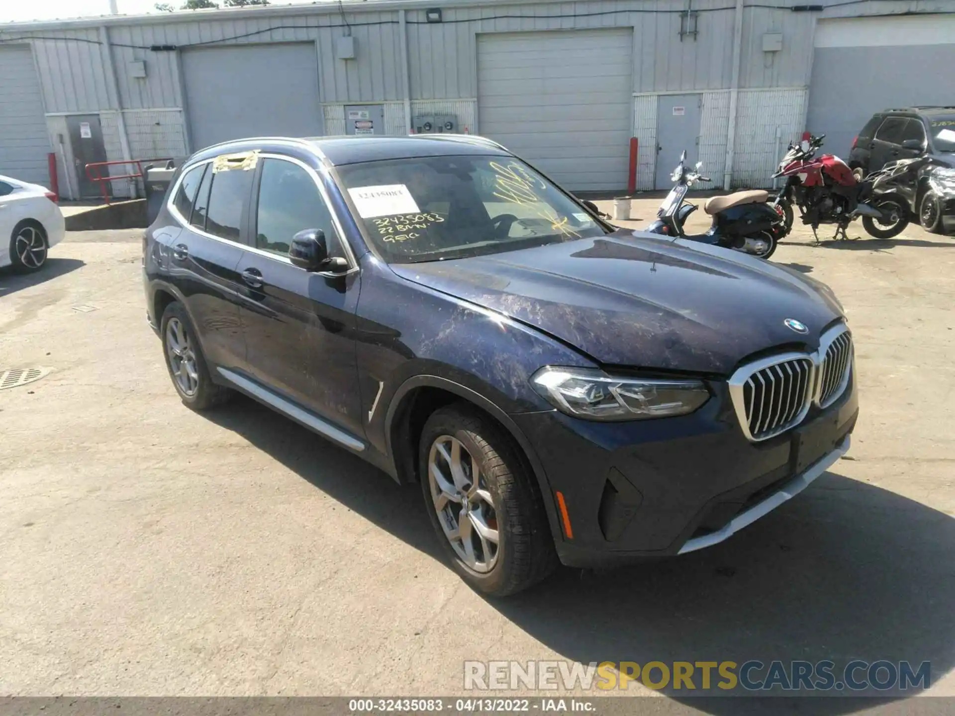 1 Photograph of a damaged car 5UX53DP03N9K92464 BMW X3 2022