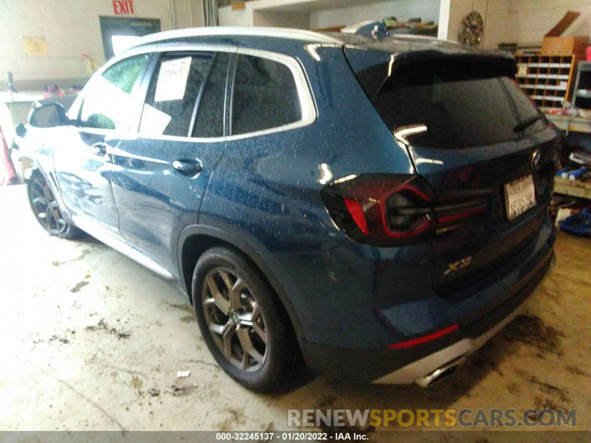 3 Photograph of a damaged car 5UX53DP04N9J31542 BMW X3 2022