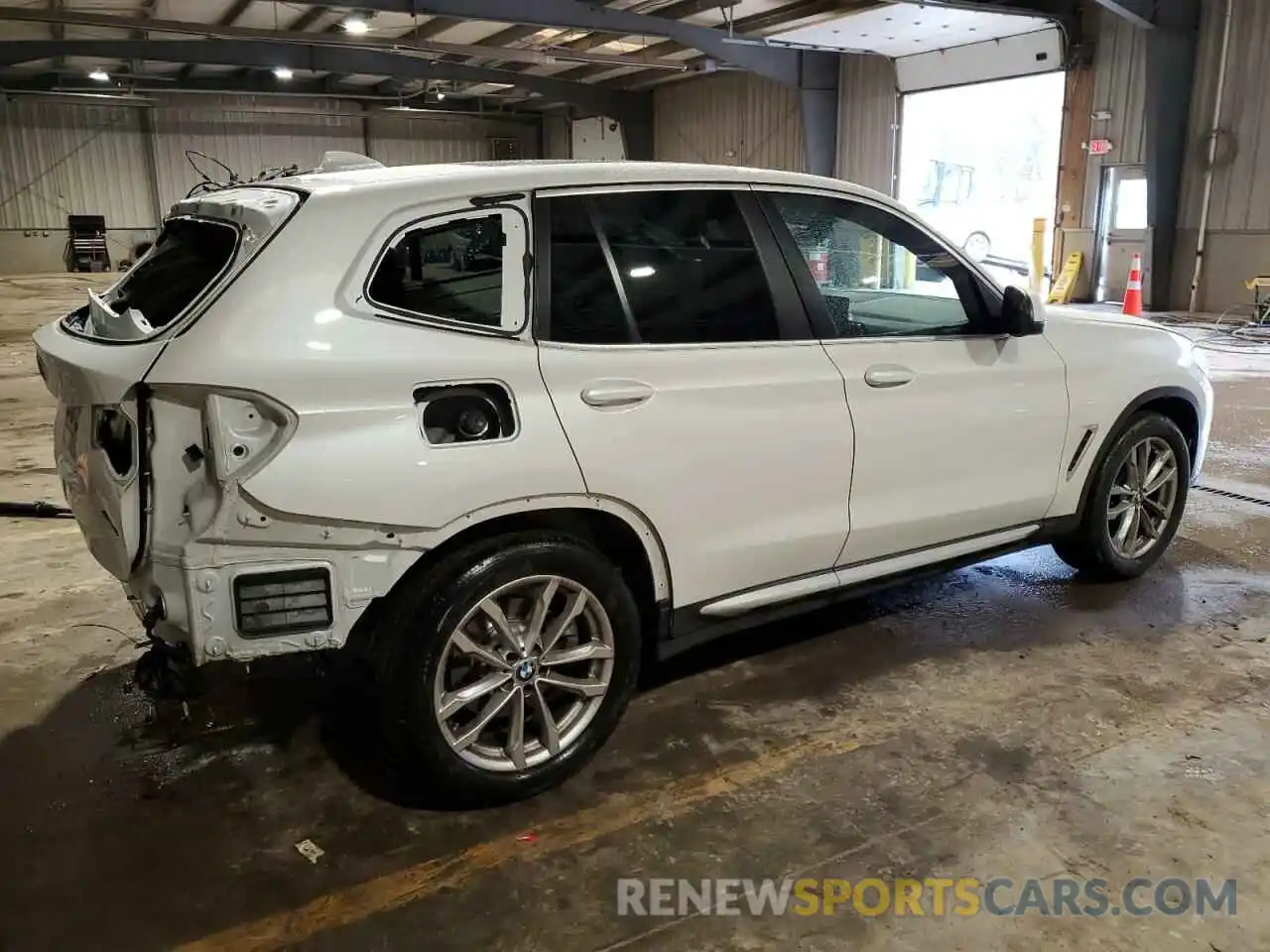 3 Photograph of a damaged car 5UX53DP04N9K82073 BMW X3 2022