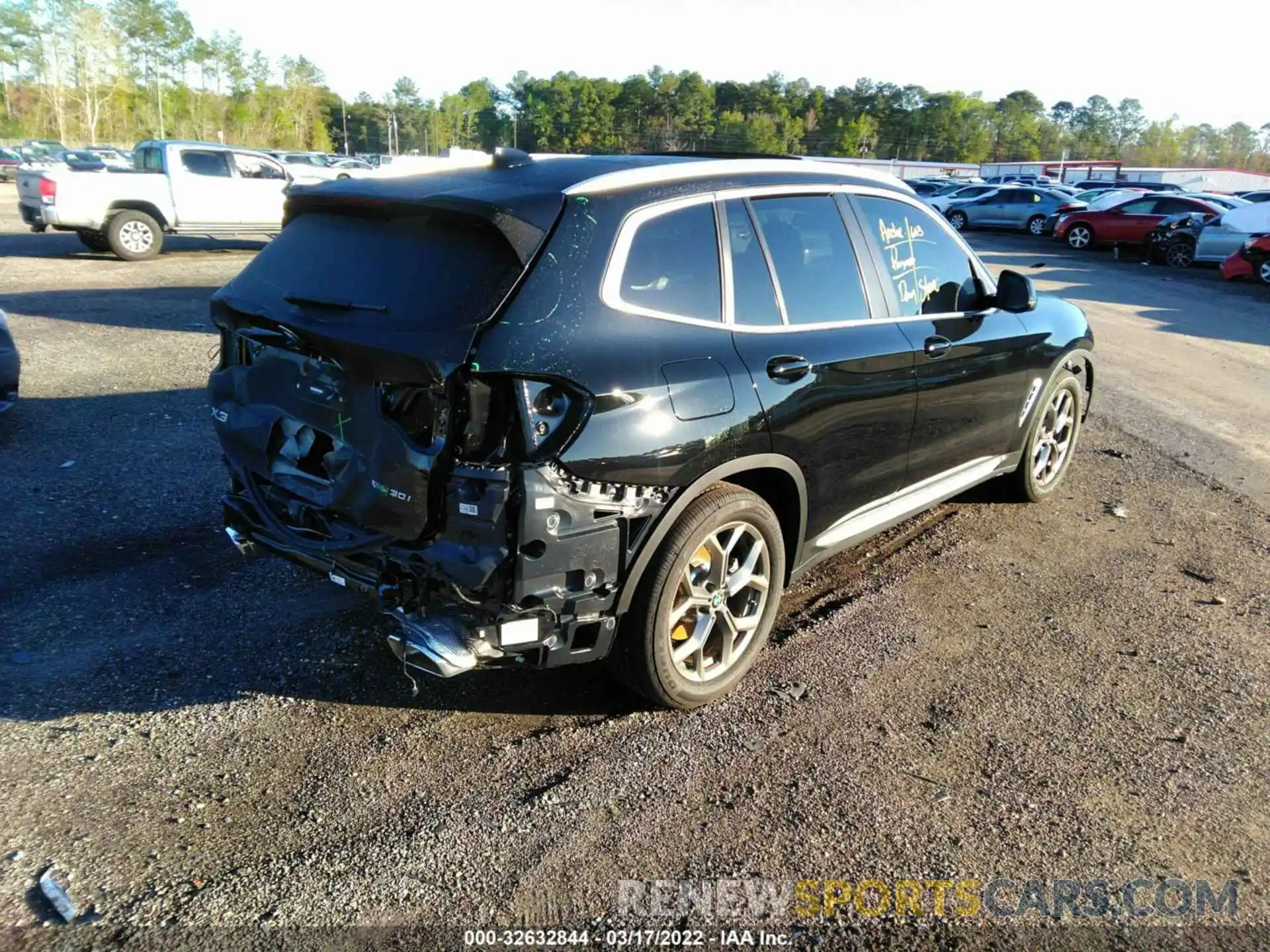 4 Photograph of a damaged car 5UX53DP04N9K84454 BMW X3 2022