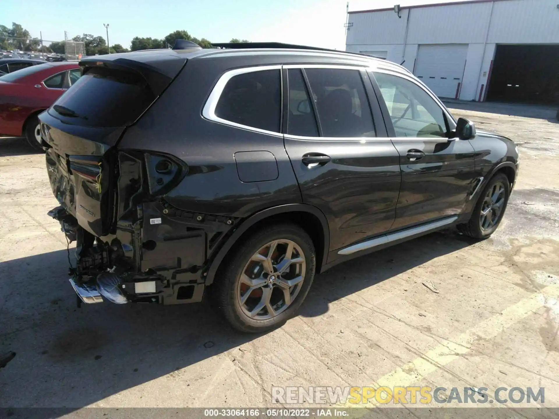 4 Photograph of a damaged car 5UX53DP04N9L73165 BMW X3 2022