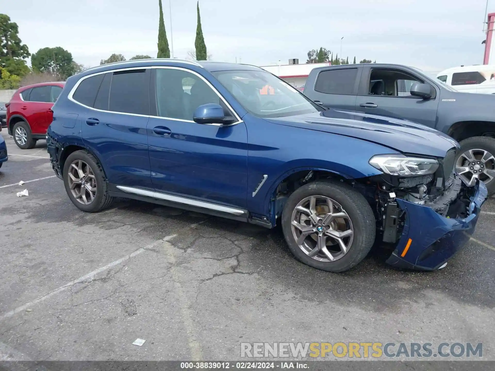 14 Photograph of a damaged car 5UX53DP04N9N01324 BMW X3 2022