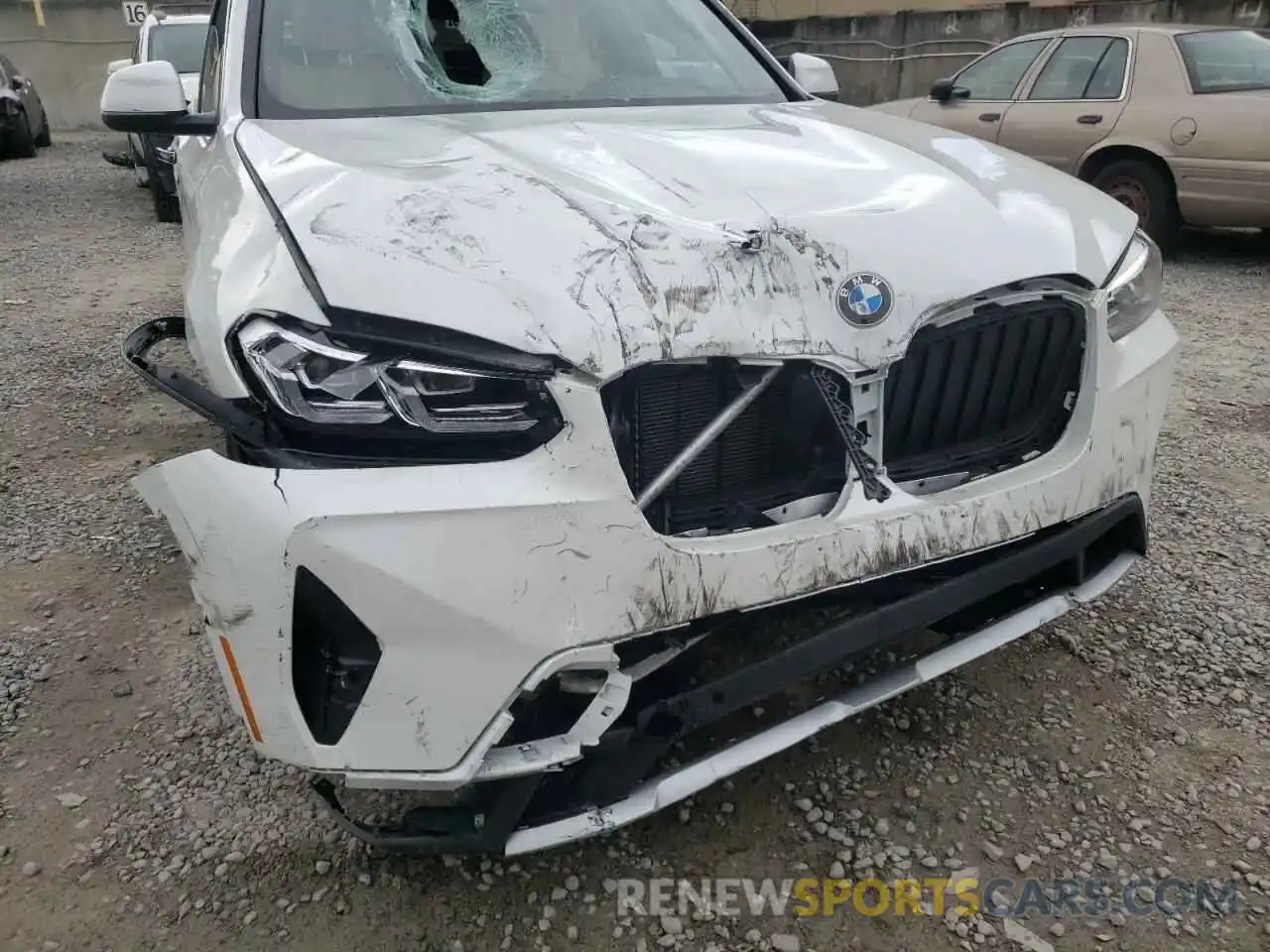 9 Photograph of a damaged car 5UX53DP05N9J74934 BMW X3 2022