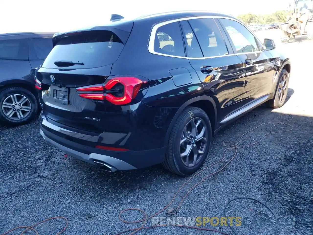 4 Photograph of a damaged car 5UX53DP05N9J78367 BMW X3 2022