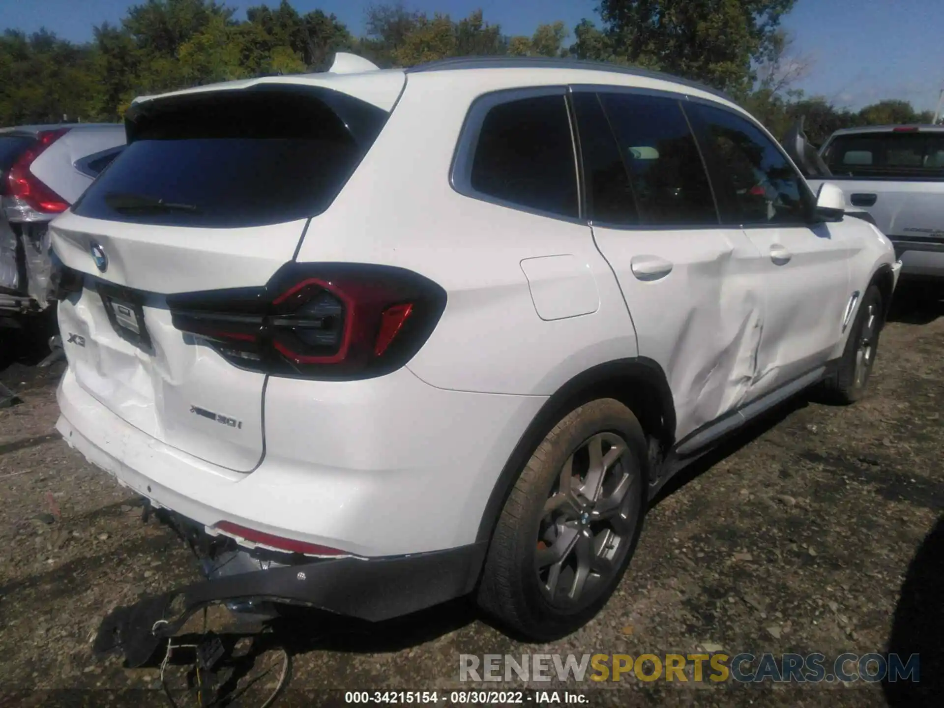 4 Photograph of a damaged car 5UX53DP05N9K54007 BMW X3 2022