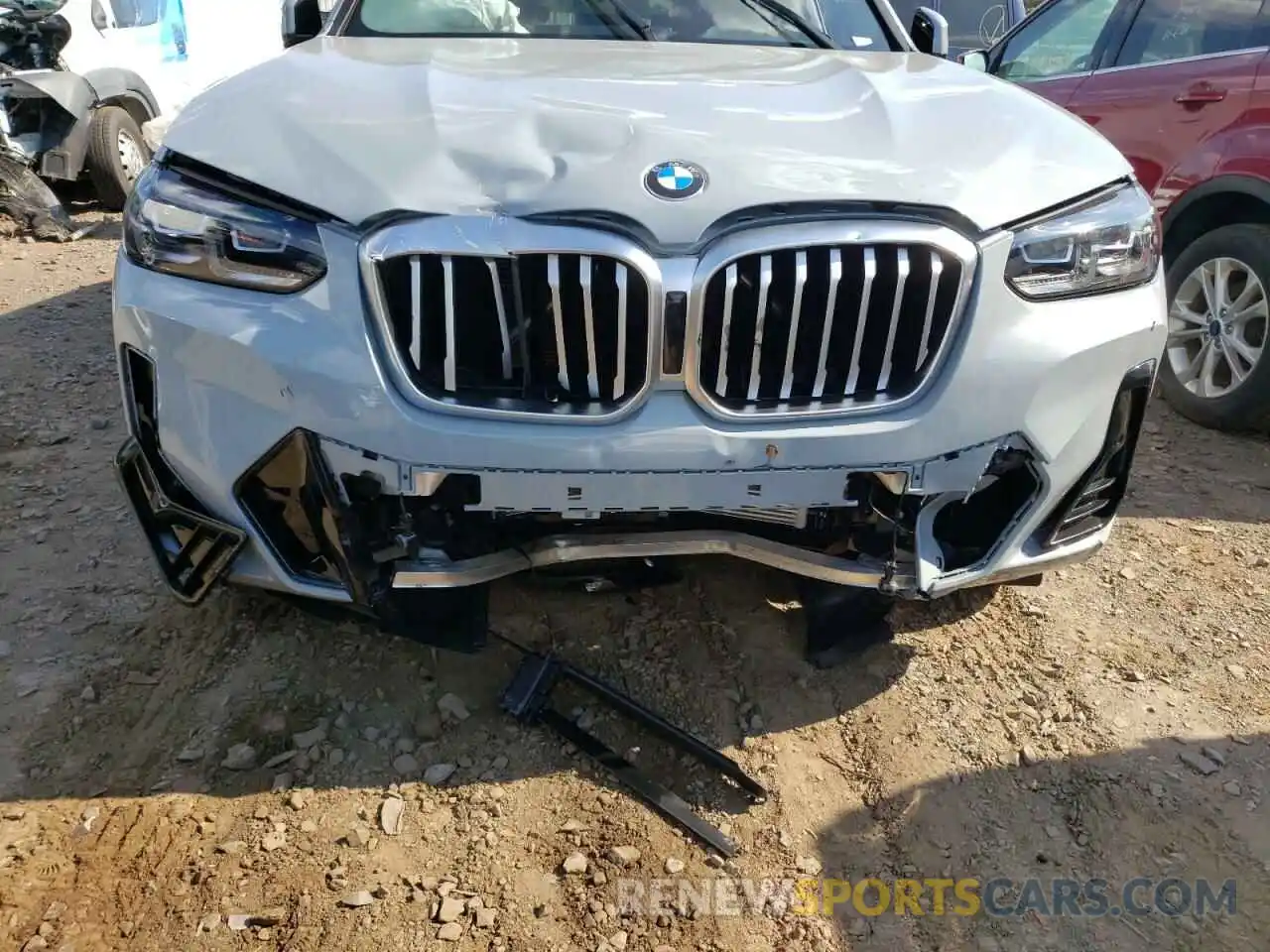 9 Photograph of a damaged car 5UX53DP05N9M75770 BMW X3 2022