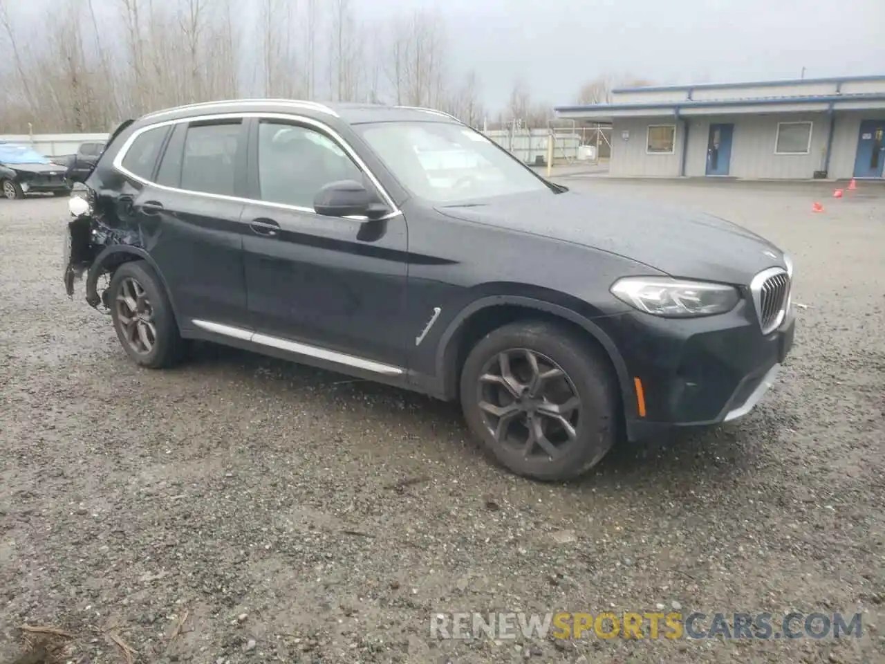 4 Photograph of a damaged car 5UX53DP05N9M87210 BMW X3 2022