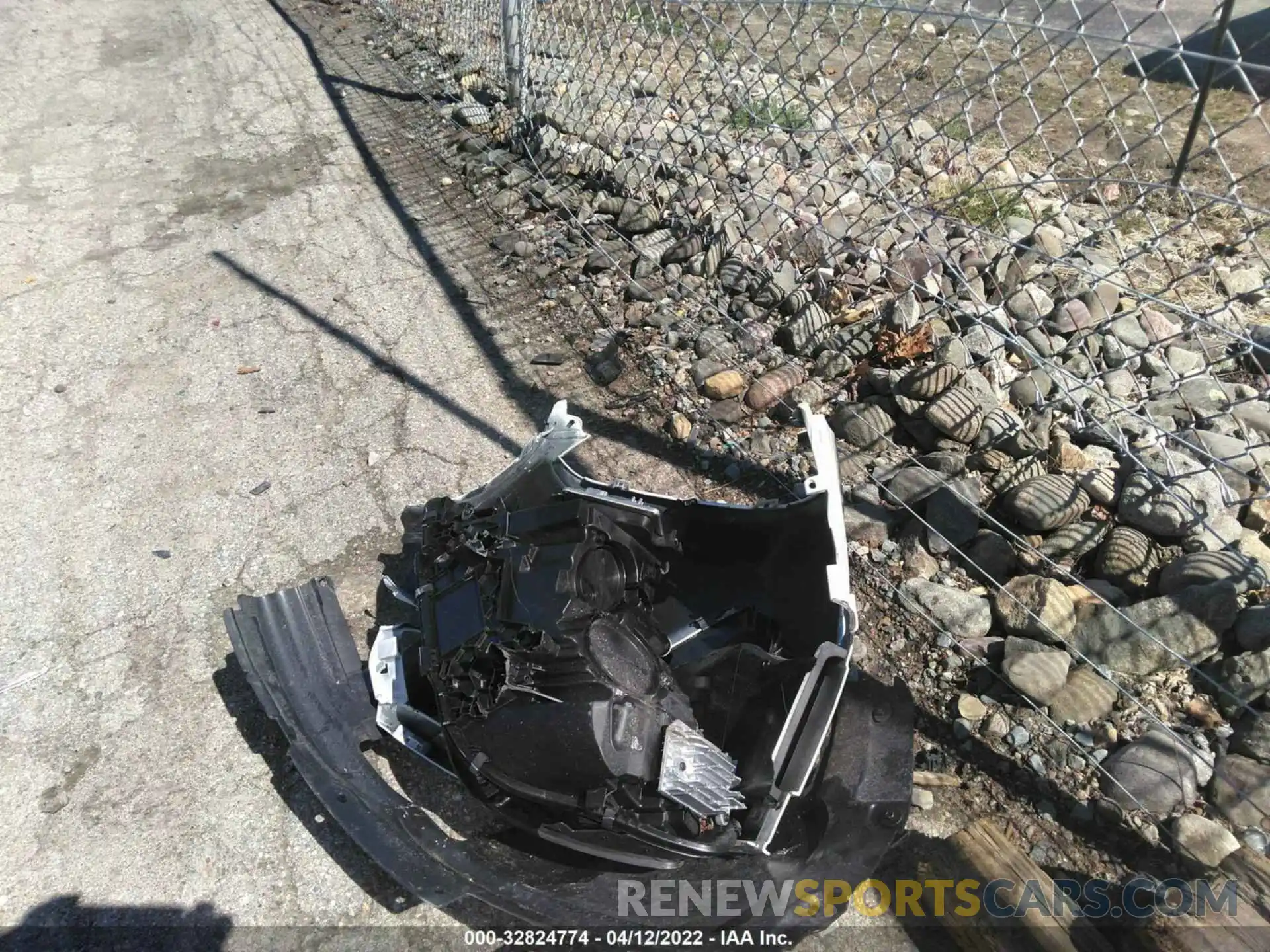 12 Photograph of a damaged car 5UX53DP06N9J43191 BMW X3 2022