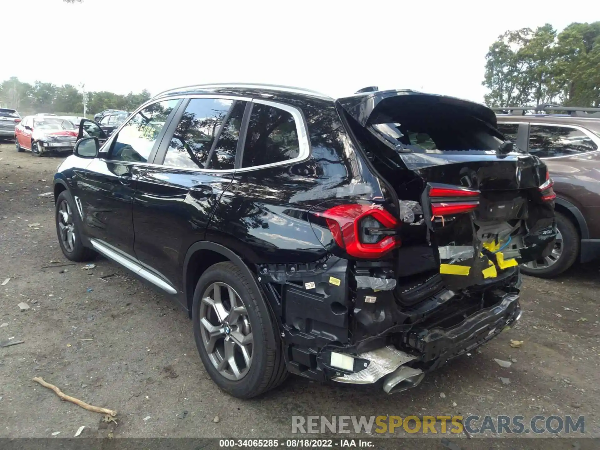 3 Photograph of a damaged car 5UX53DP07N9J41501 BMW X3 2022