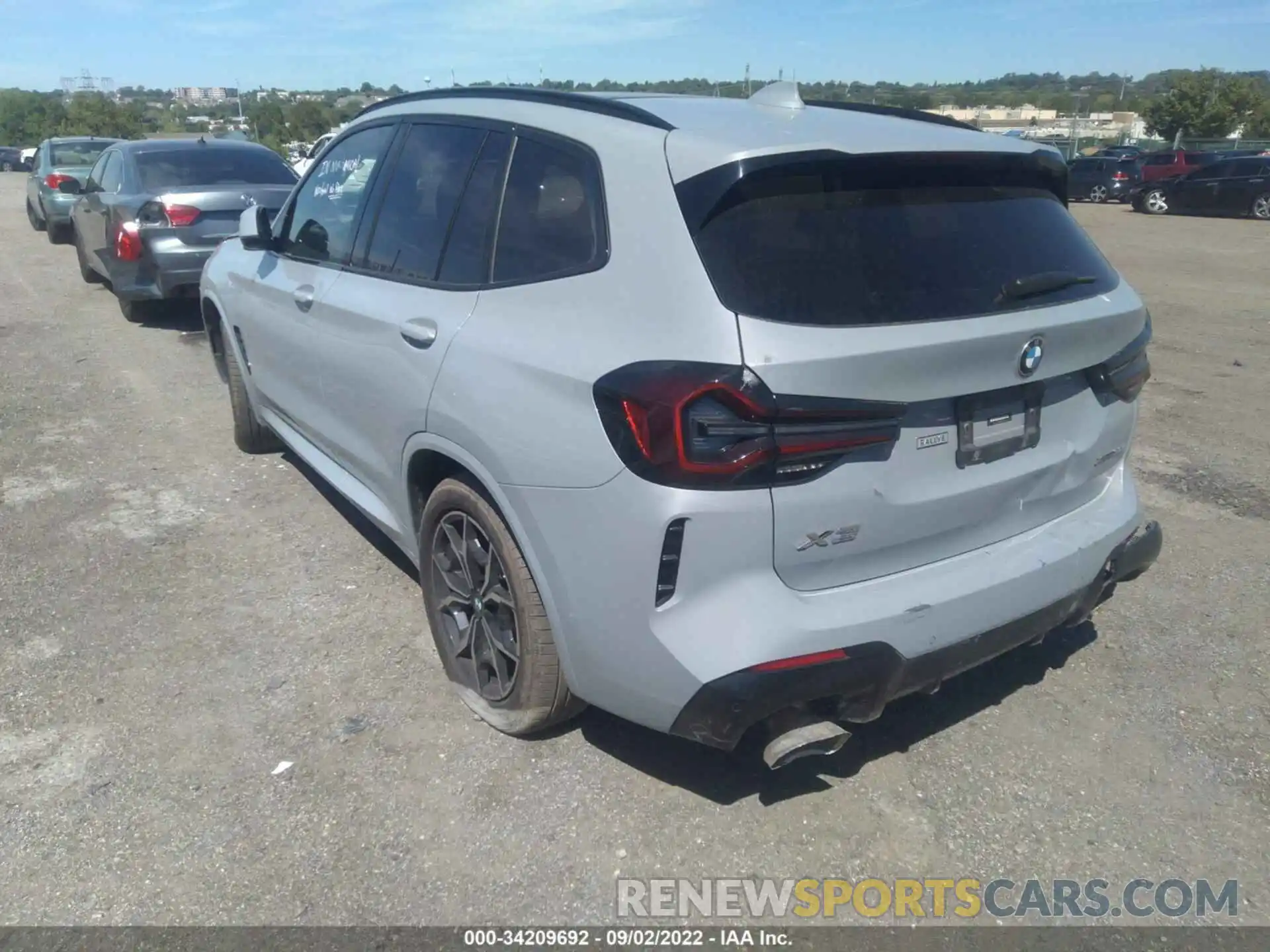 3 Photograph of a damaged car 5UX53DP08N9L35745 BMW X3 2022