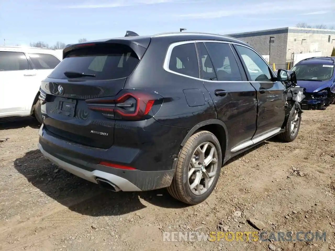 4 Photograph of a damaged car 5UX53DP09N9K76740 BMW X3 2022