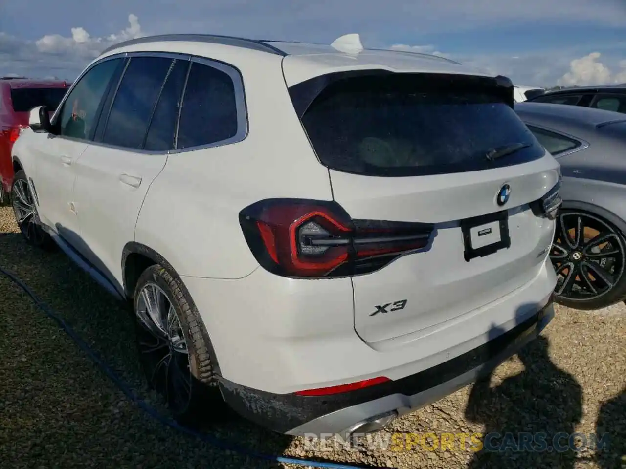 3 Photograph of a damaged car 5UX53DP09N9L05122 BMW X3 2022