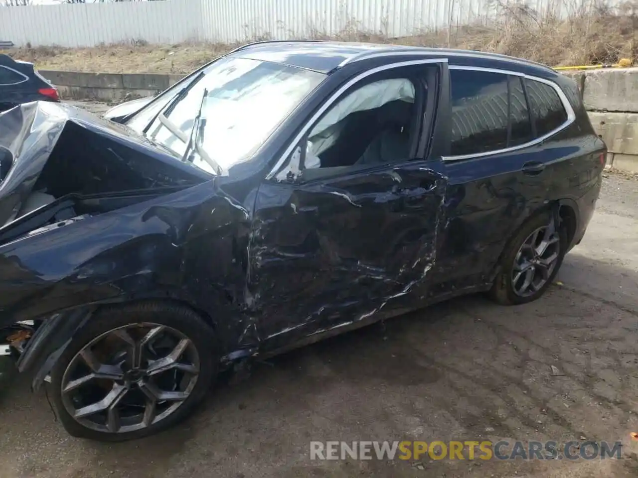 10 Photograph of a damaged car 5UX53DP0XN9J66988 BMW X3 2022