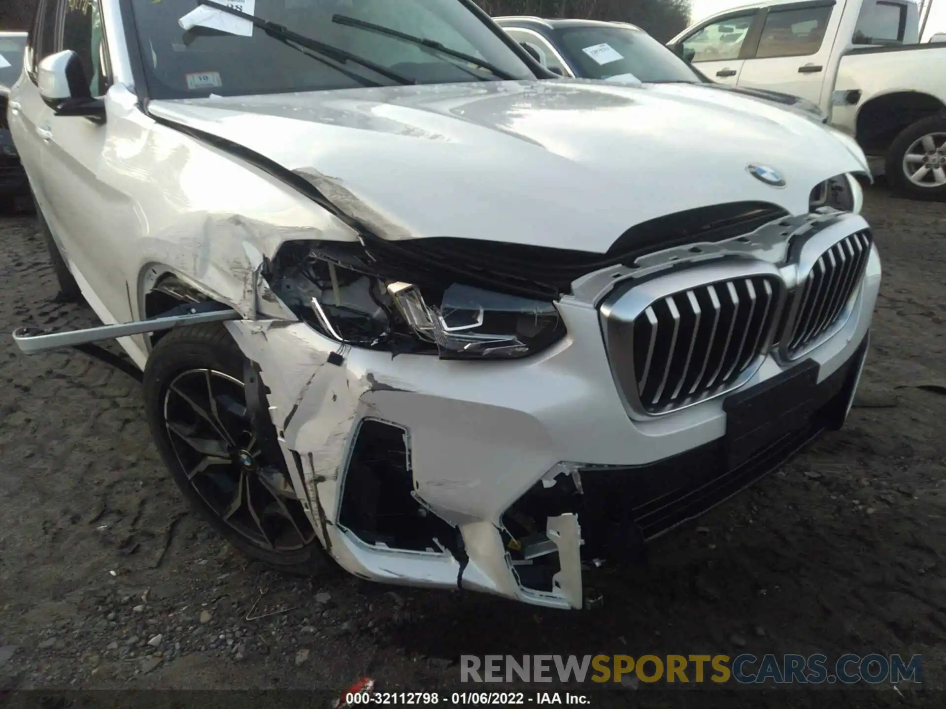 6 Photograph of a damaged car 5UX53DP0XN9K07085 BMW X3 2022