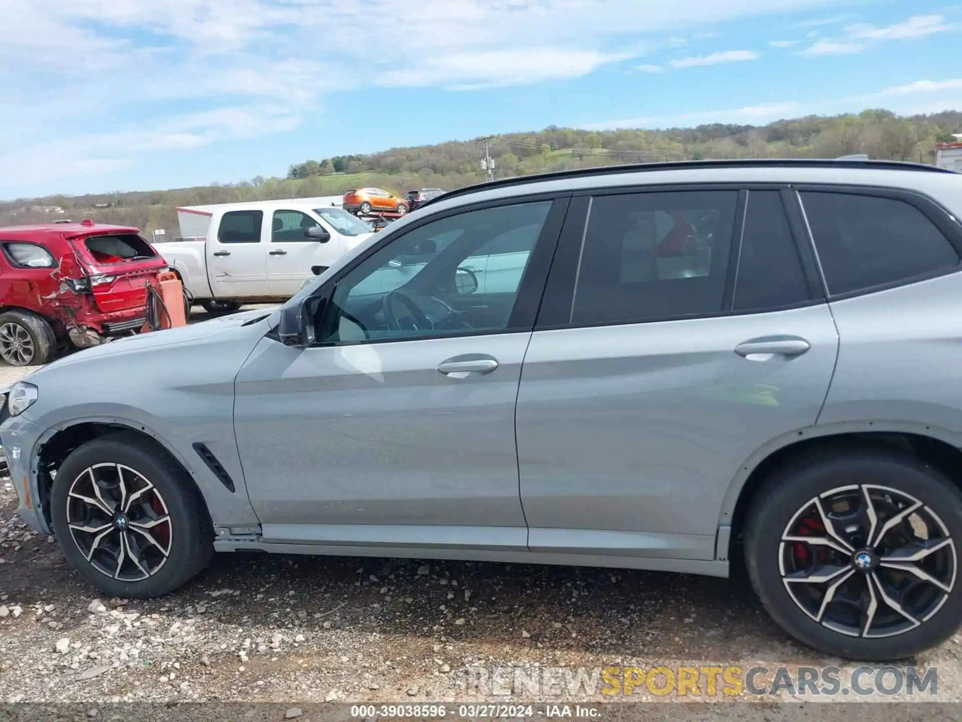 15 Photograph of a damaged car 5UX83DP05N9K58457 BMW X3 2022