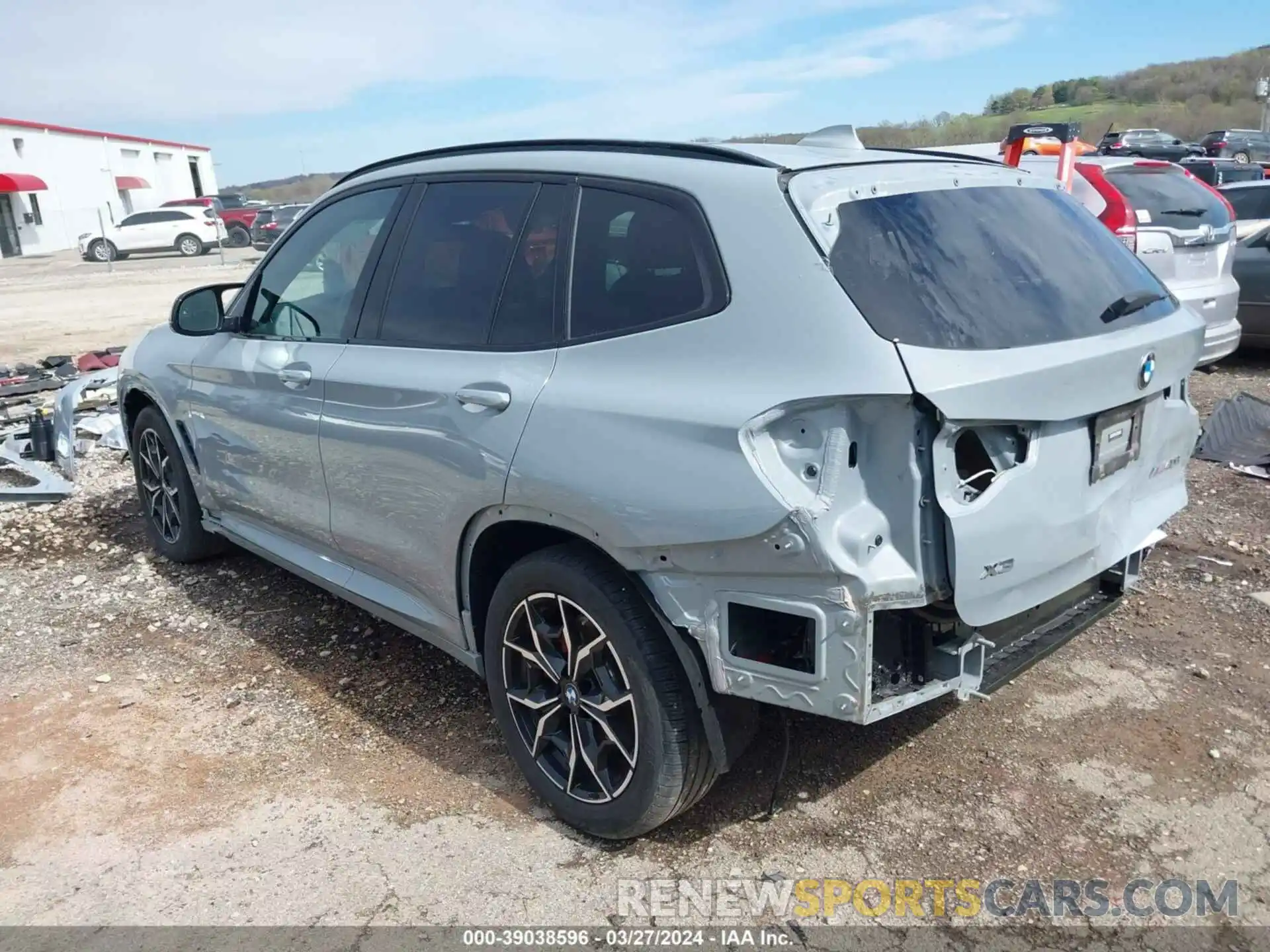 3 Photograph of a damaged car 5UX83DP05N9K58457 BMW X3 2022