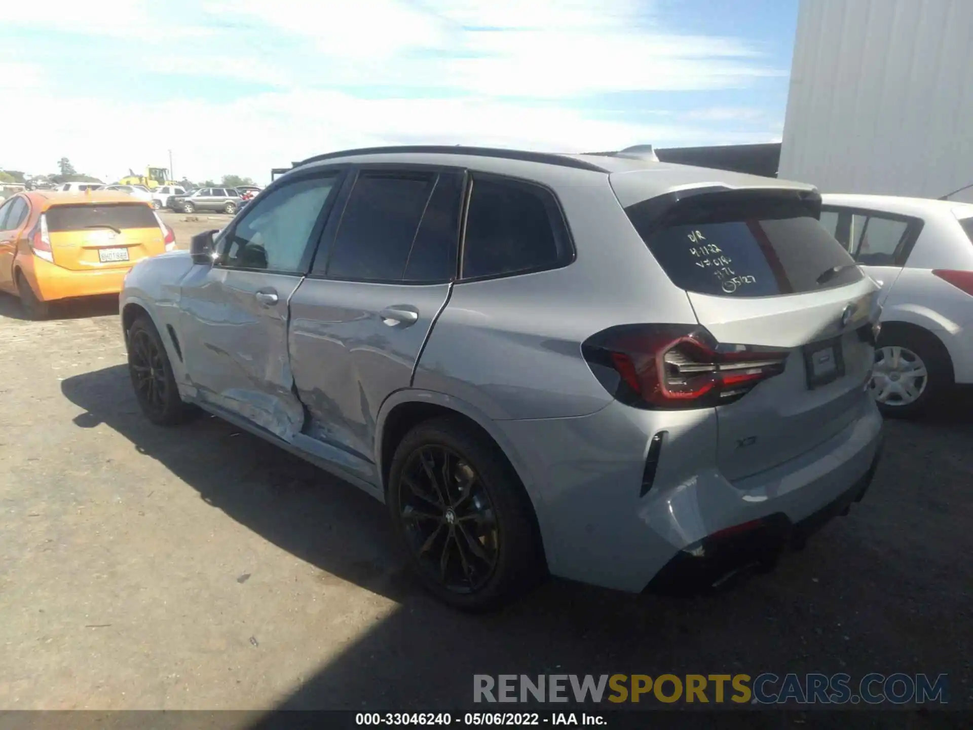 3 Photograph of a damaged car 5UX83DP05N9L60180 BMW X3 2022