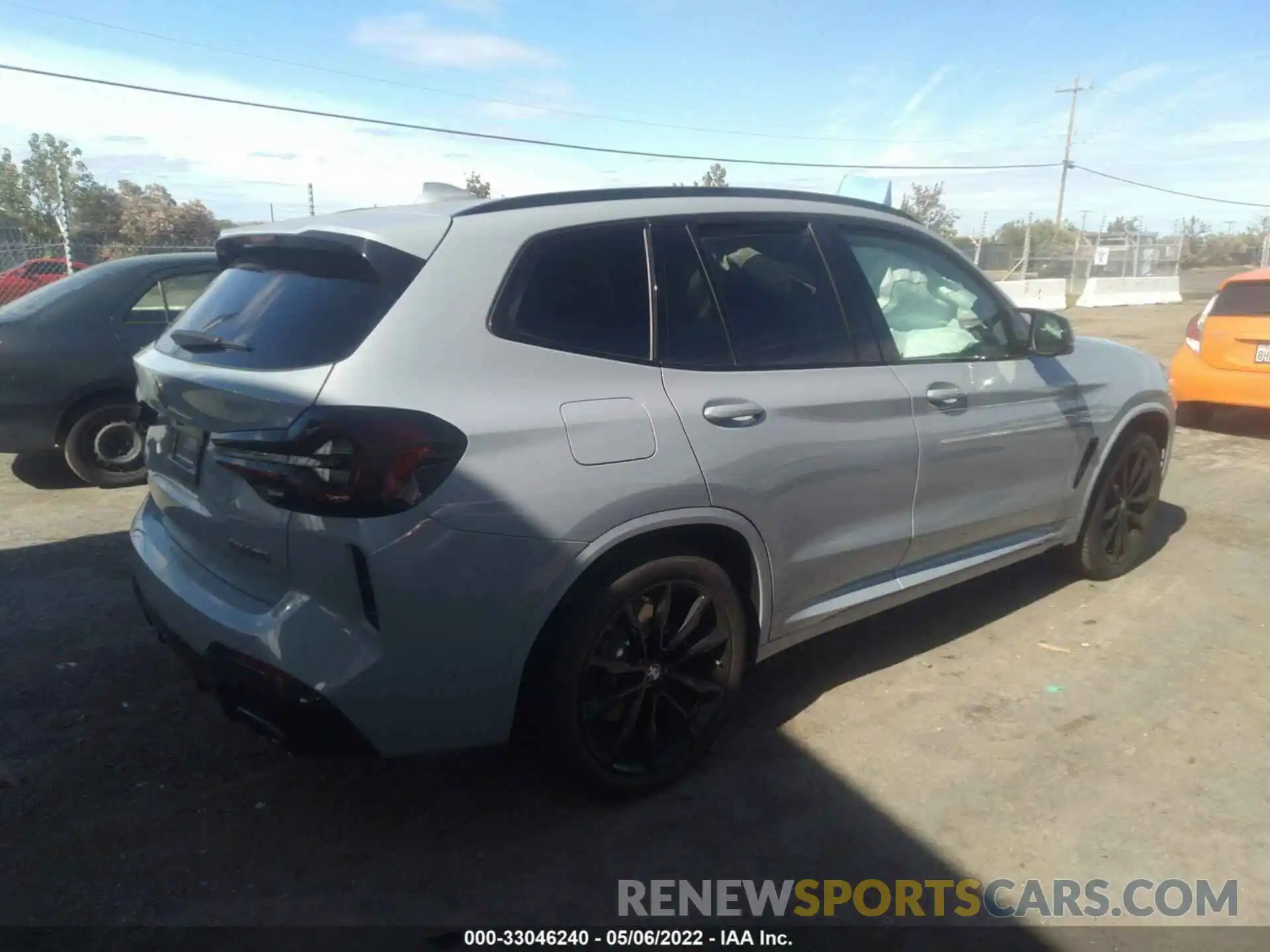 4 Photograph of a damaged car 5UX83DP05N9L60180 BMW X3 2022