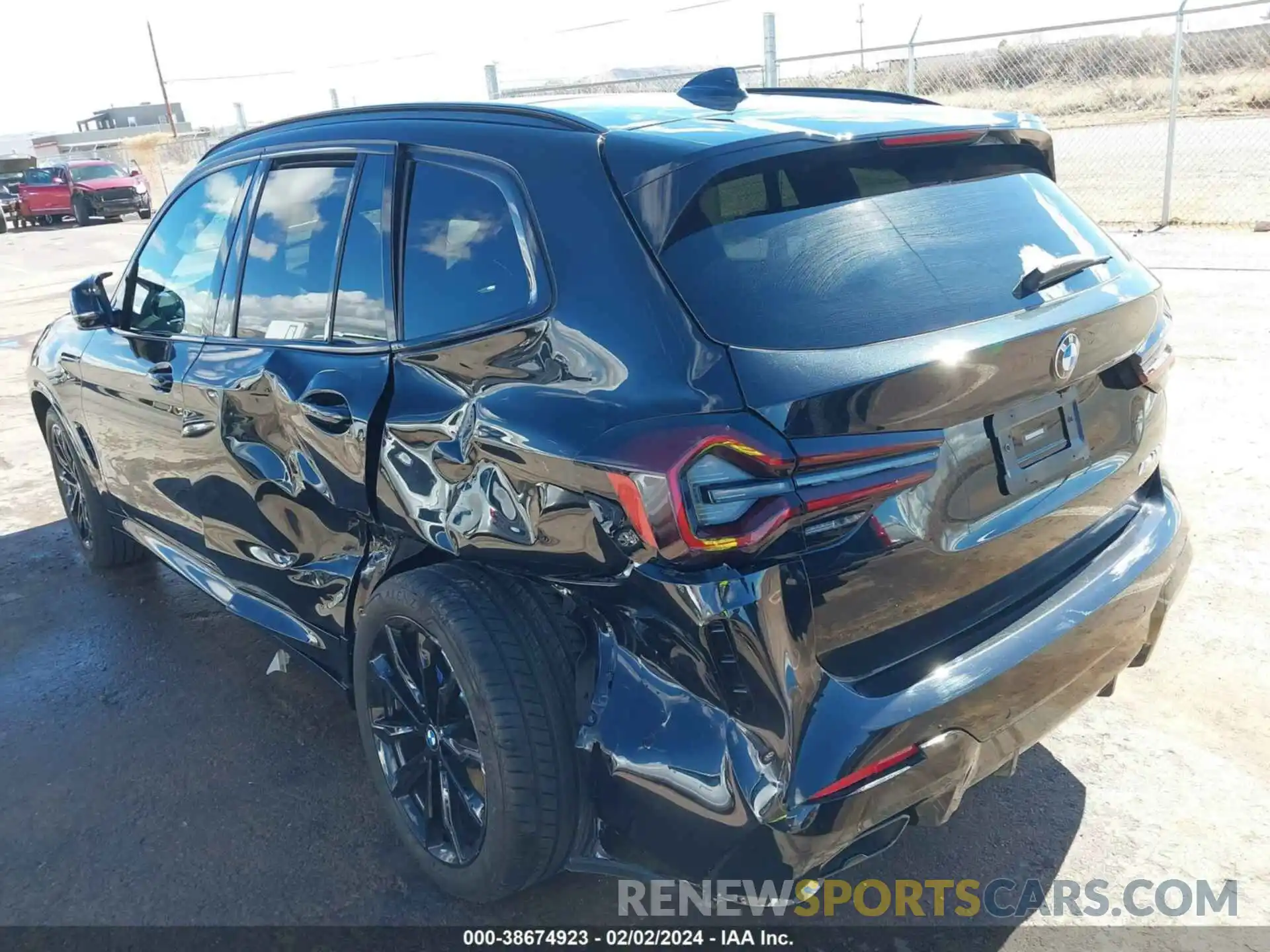 3 Photograph of a damaged car 5UX83DP07N9N01055 BMW X3 2022