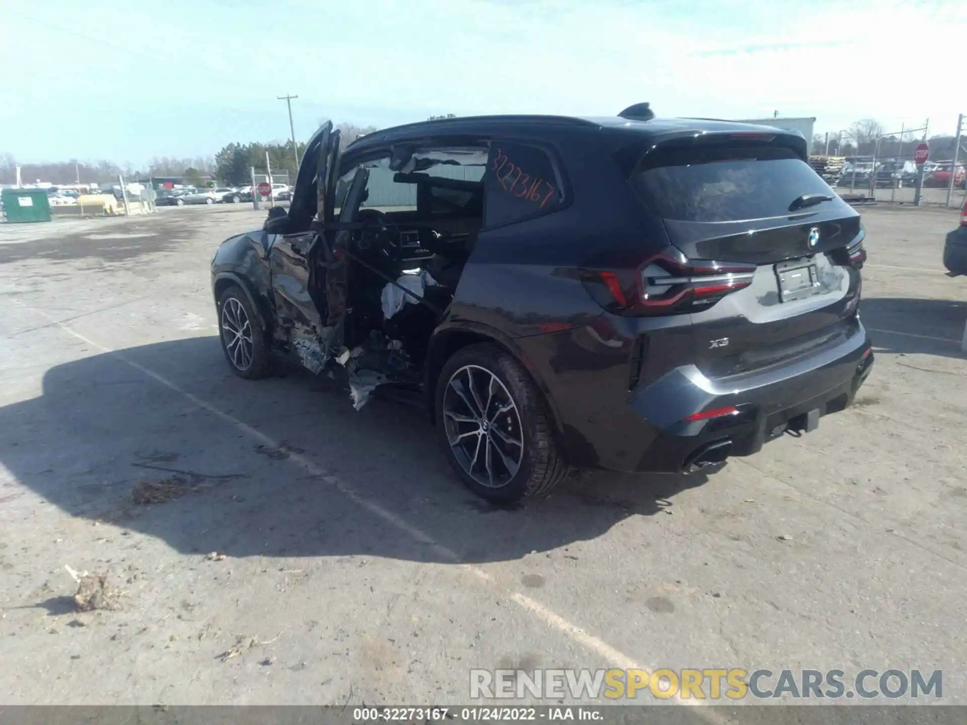 3 Photograph of a damaged car 5UX83DP0XN9J36516 BMW X3 2022