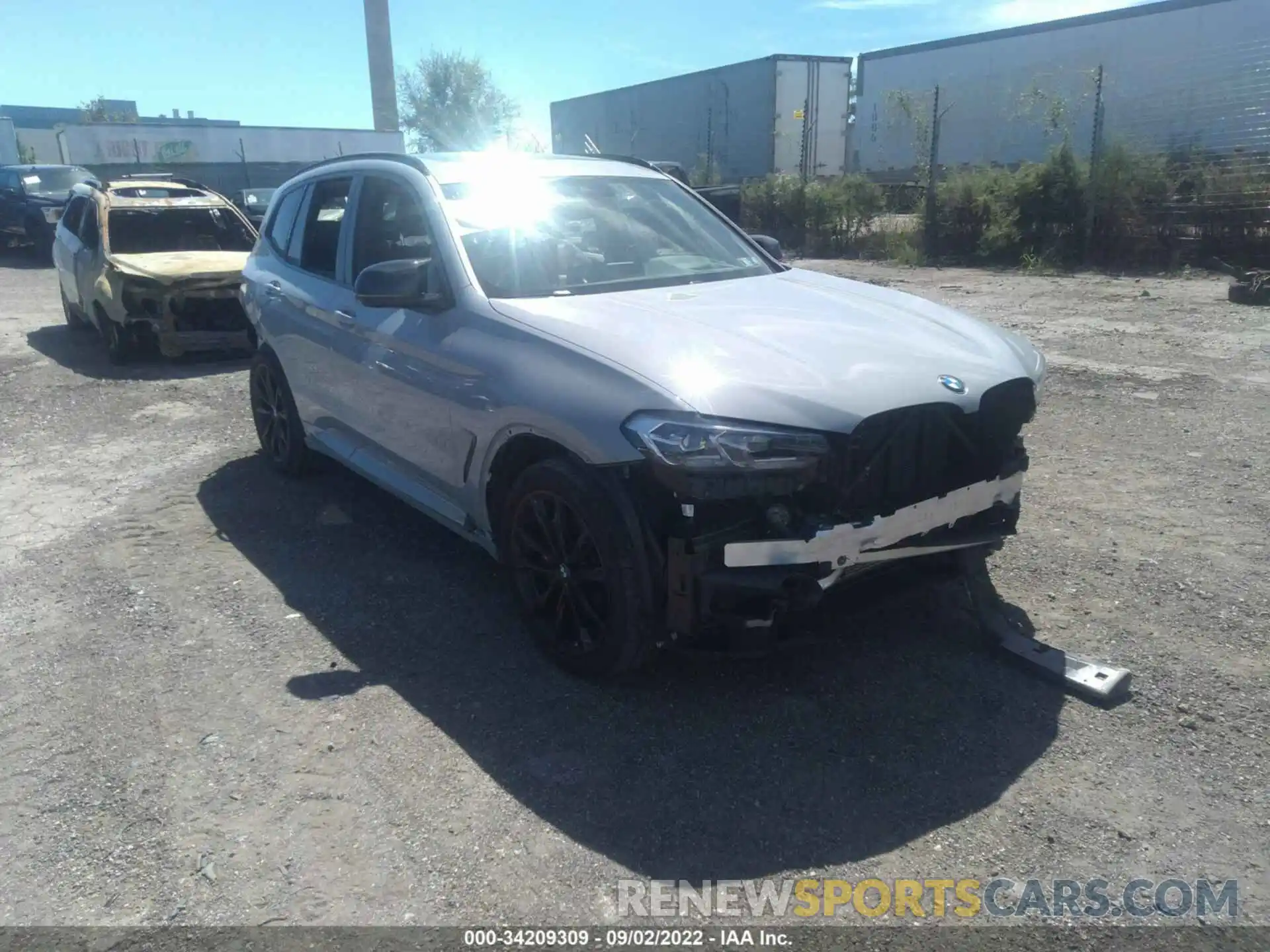 1 Photograph of a damaged car 5UX83DP0XN9J64526 BMW X3 2022