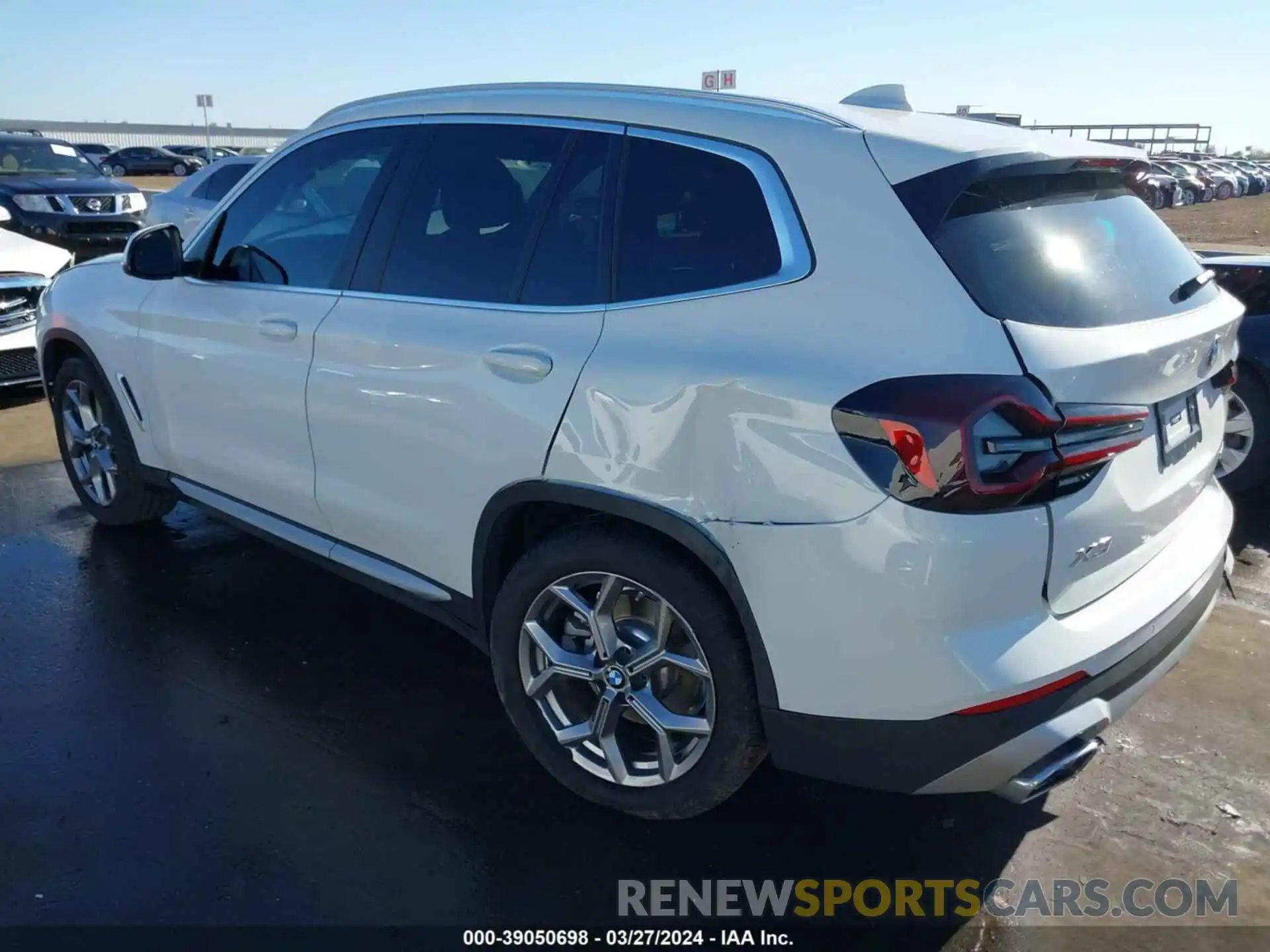 3 Photograph of a damaged car WBX47DP05NN153089 BMW X3 2022