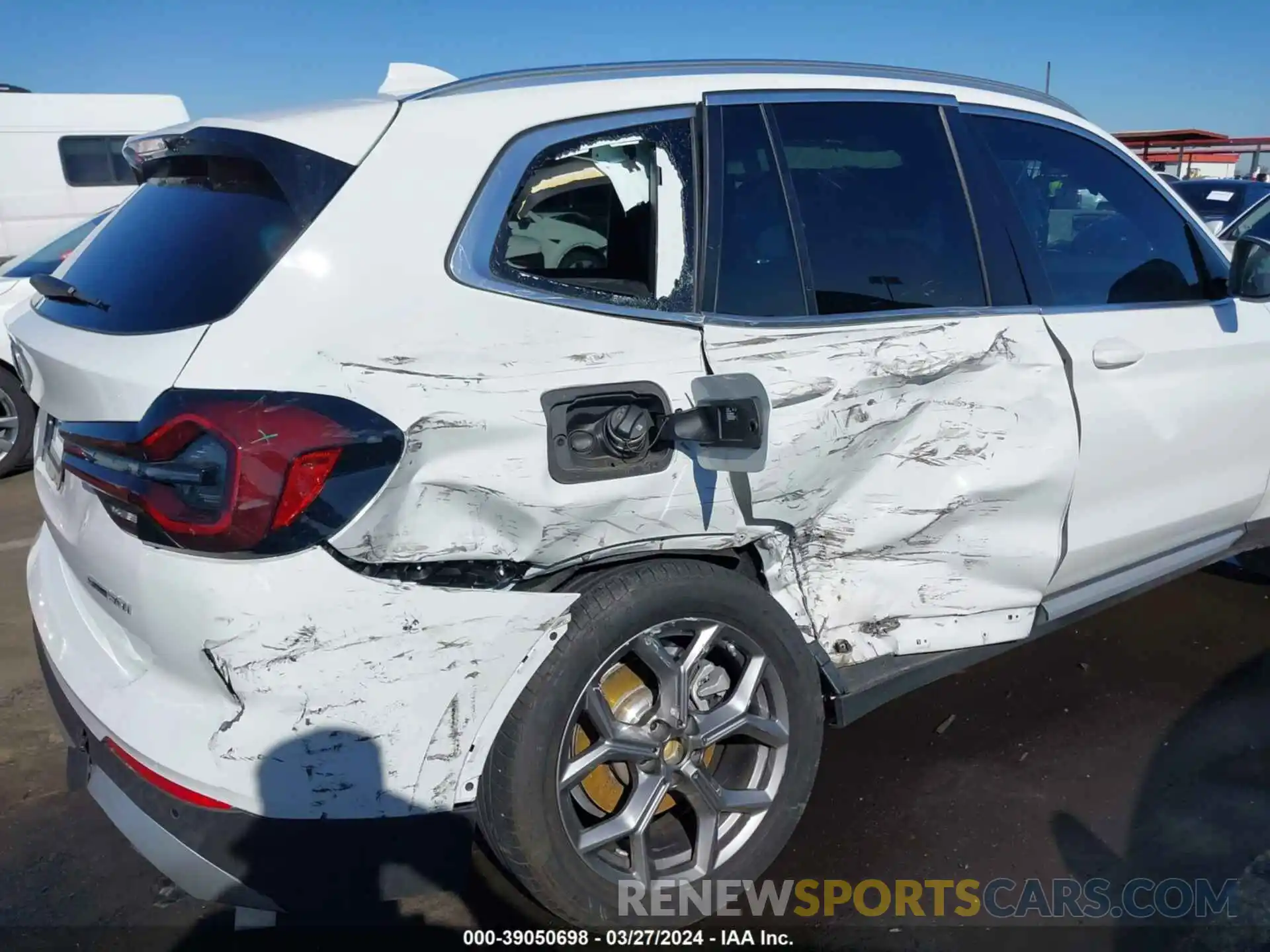 6 Photograph of a damaged car WBX47DP05NN153089 BMW X3 2022