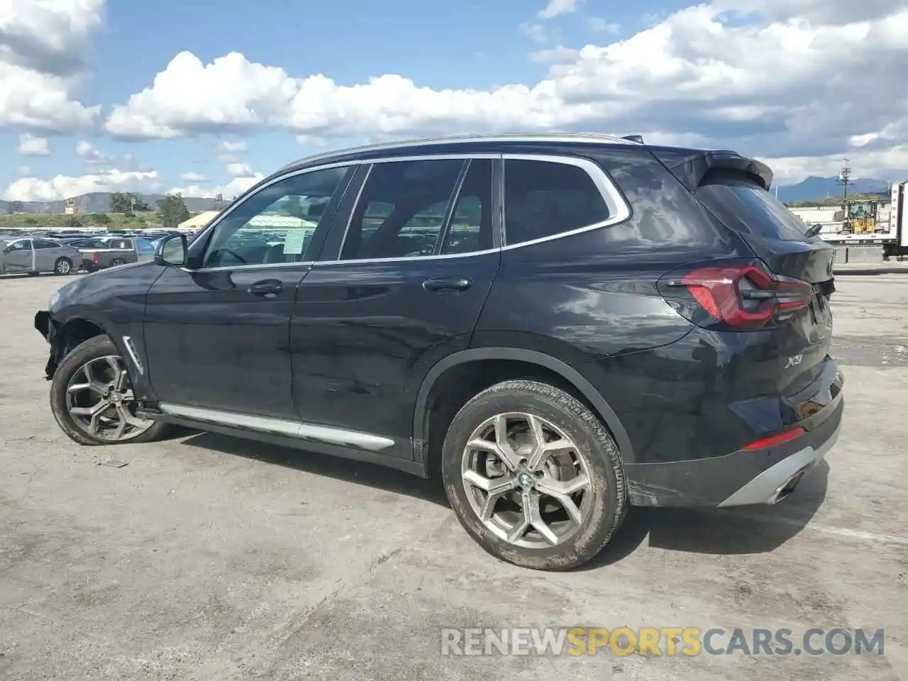 2 Photograph of a damaged car 5UX43DP01P9P52185 BMW X3 2023