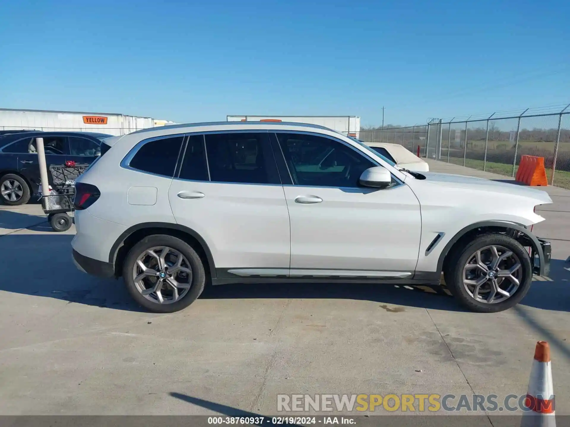 14 Photograph of a damaged car 5UX43DP01P9S57159 BMW X3 2023