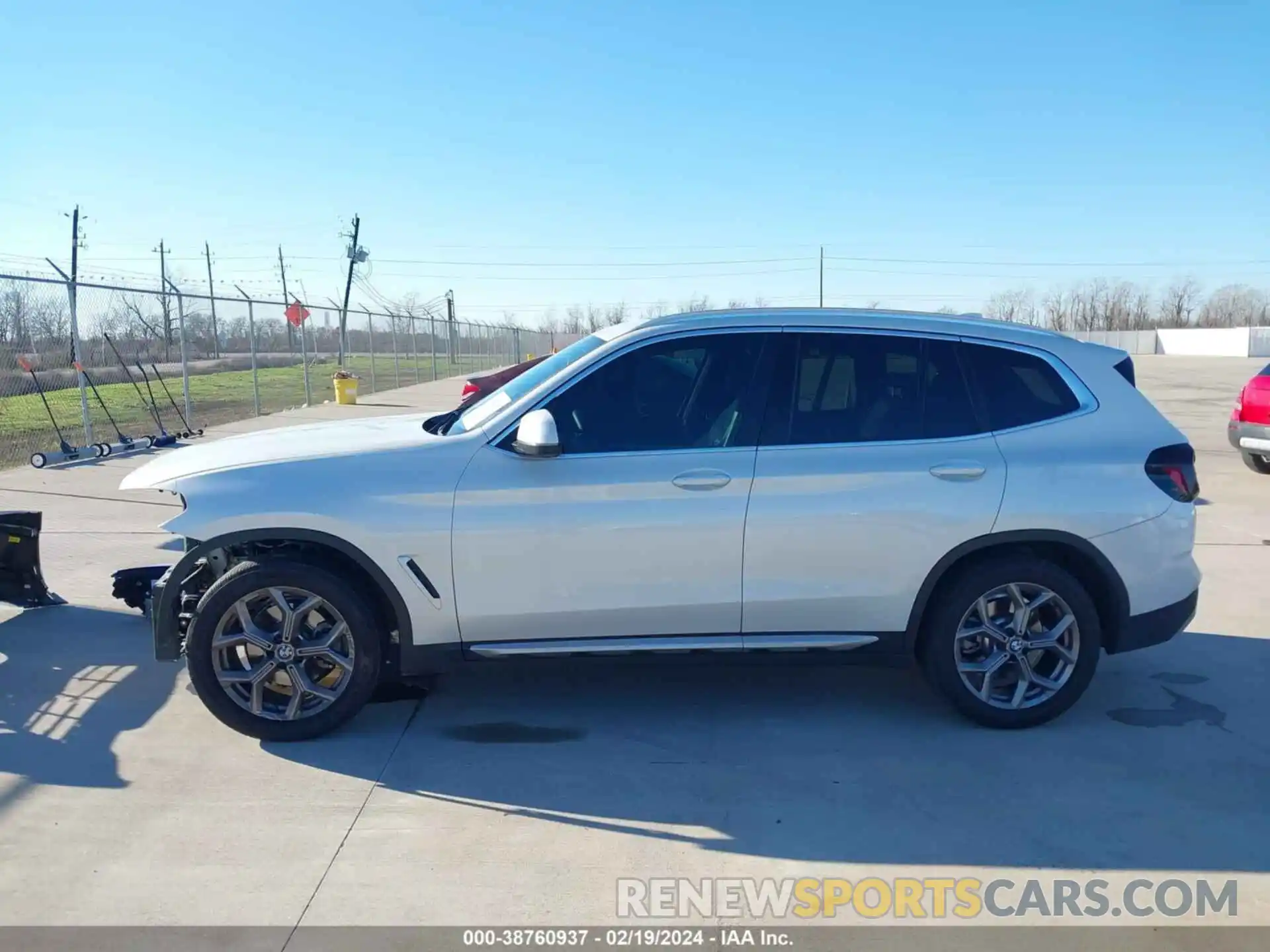 15 Photograph of a damaged car 5UX43DP01P9S57159 BMW X3 2023