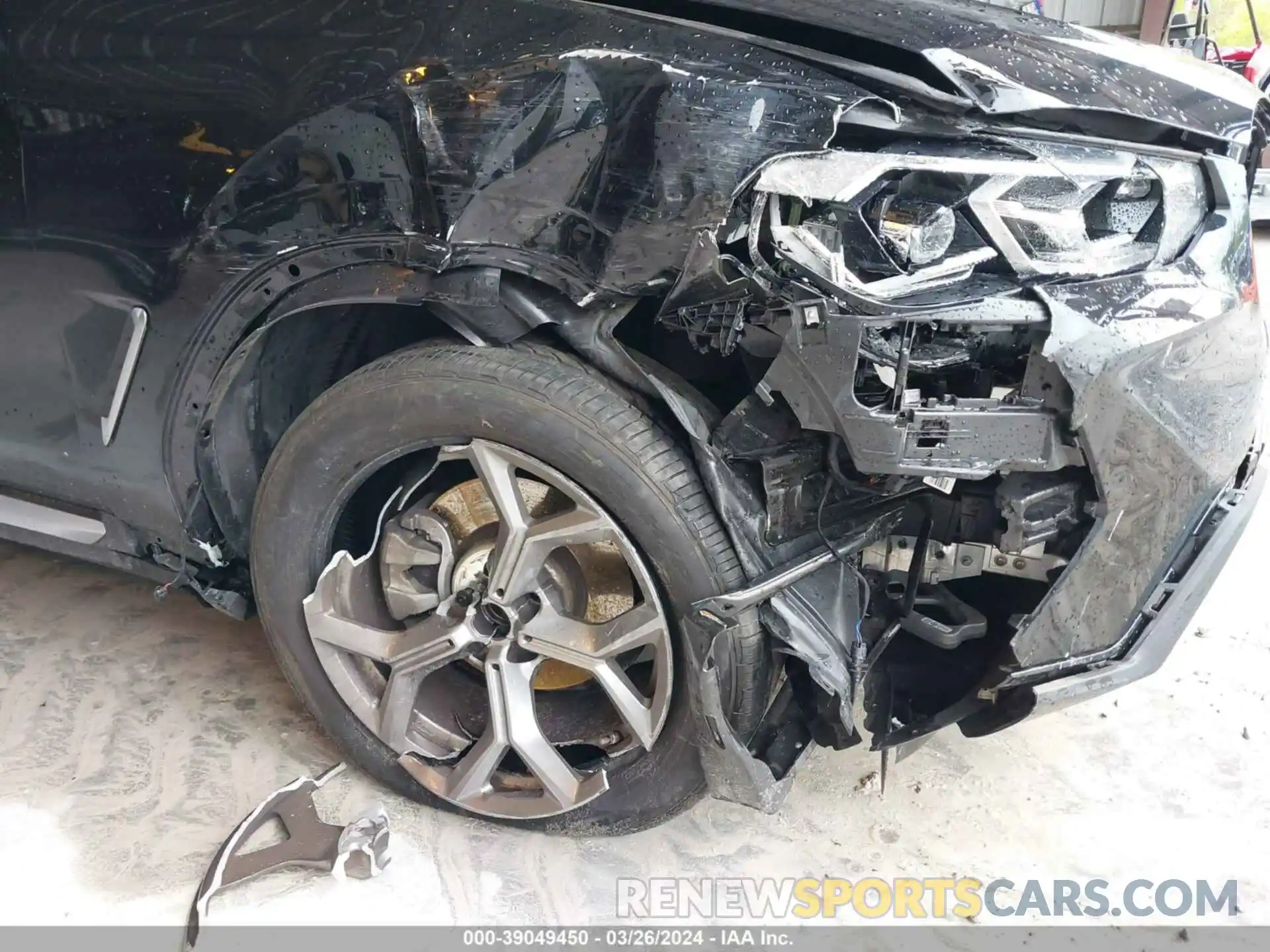 18 Photograph of a damaged car 5UX43DP02P9R45669 BMW X3 2023