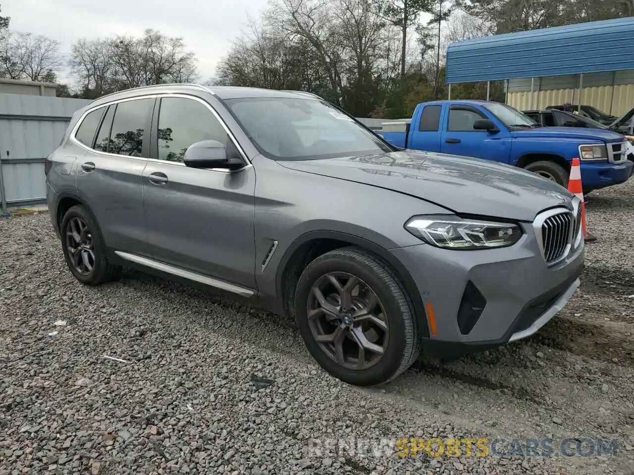 4 Photograph of a damaged car 5UX43DP05P9S93646 BMW X3 2023