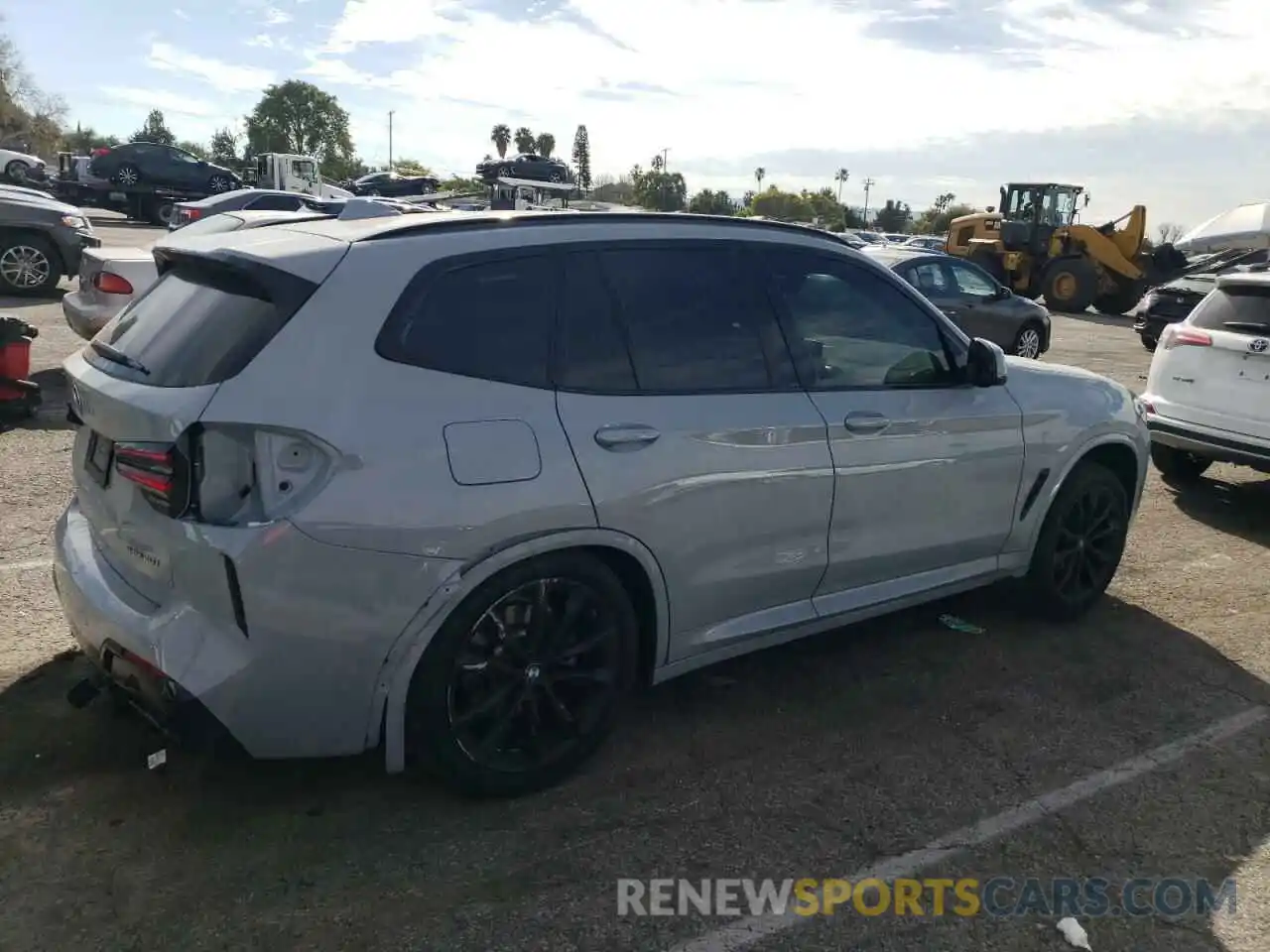 3 Photograph of a damaged car 5UX43DP09P9R49167 BMW X3 2023