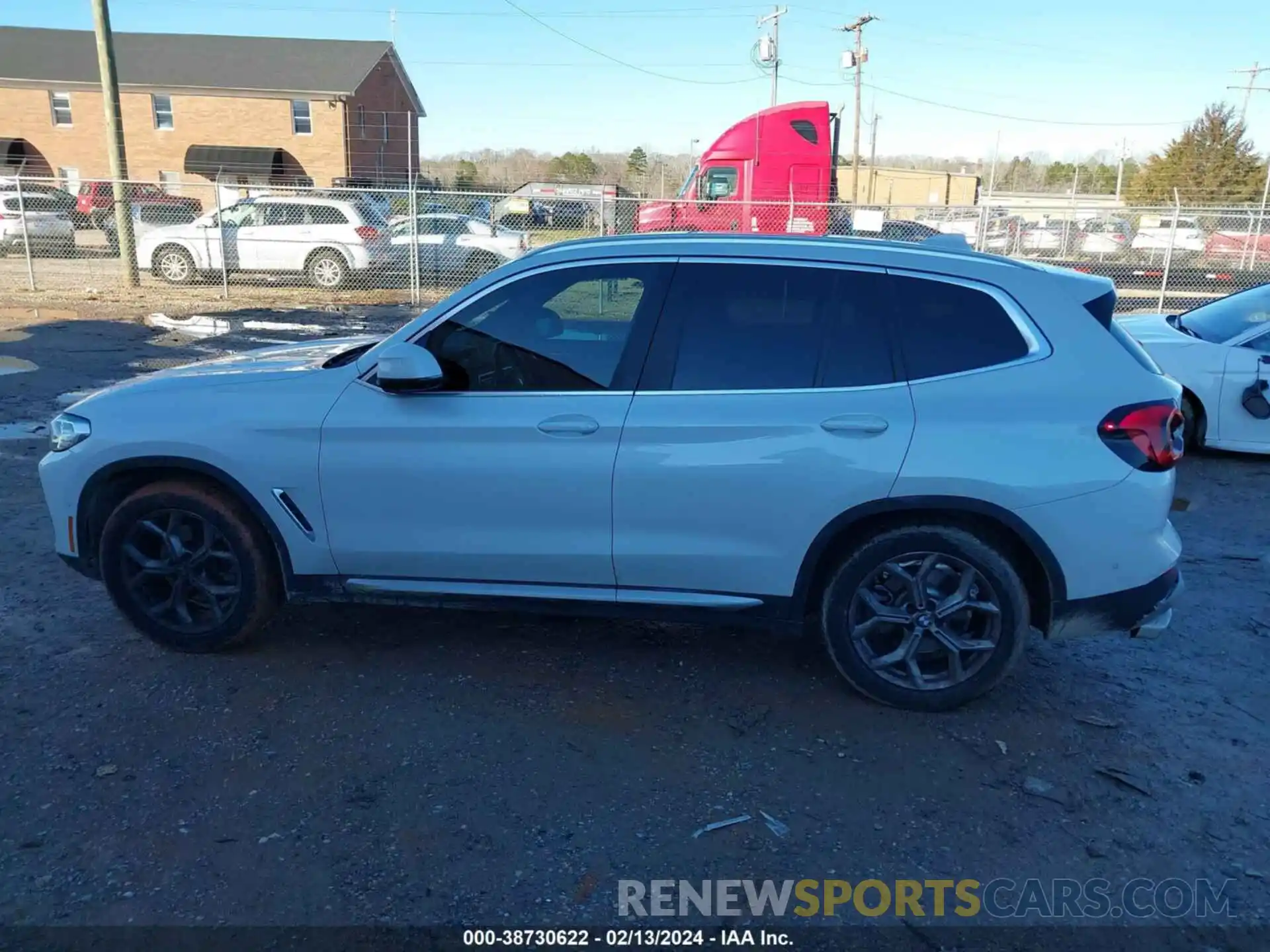 14 Photograph of a damaged car 5UX53DP01P9P05954 BMW X3 2023