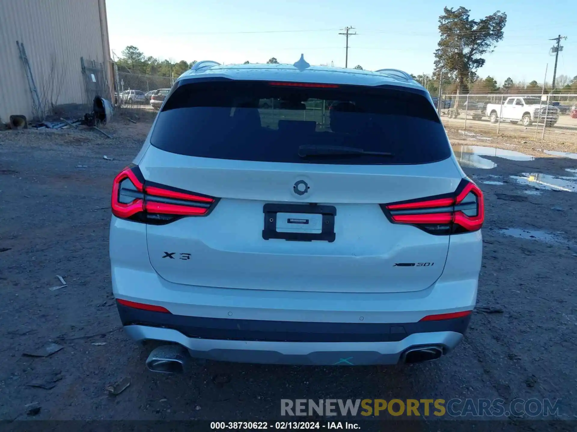 16 Photograph of a damaged car 5UX53DP01P9P05954 BMW X3 2023