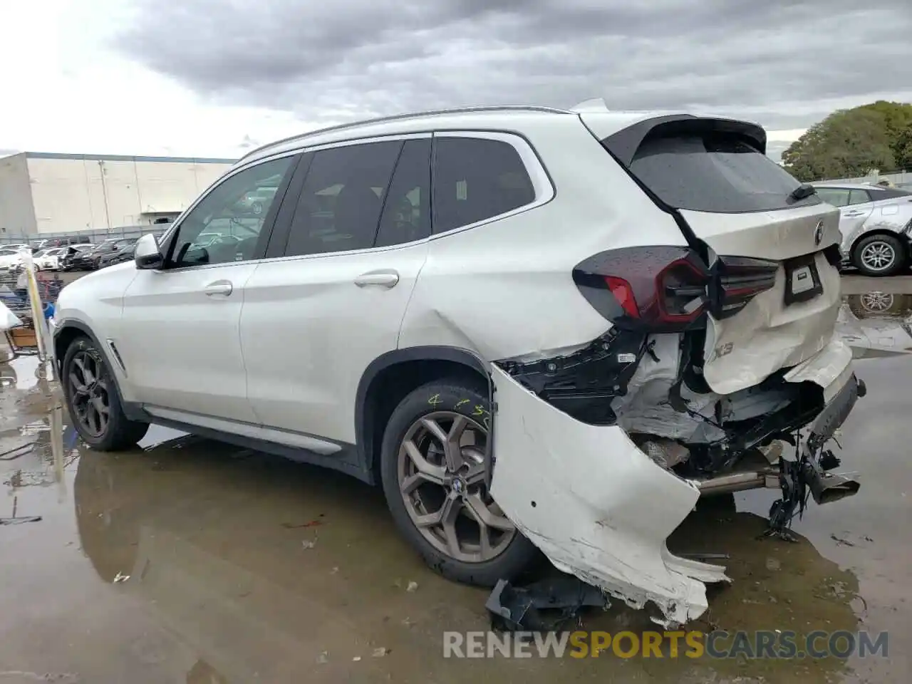 2 Photograph of a damaged car 5UX53DP04P9P52444 BMW X3 2023