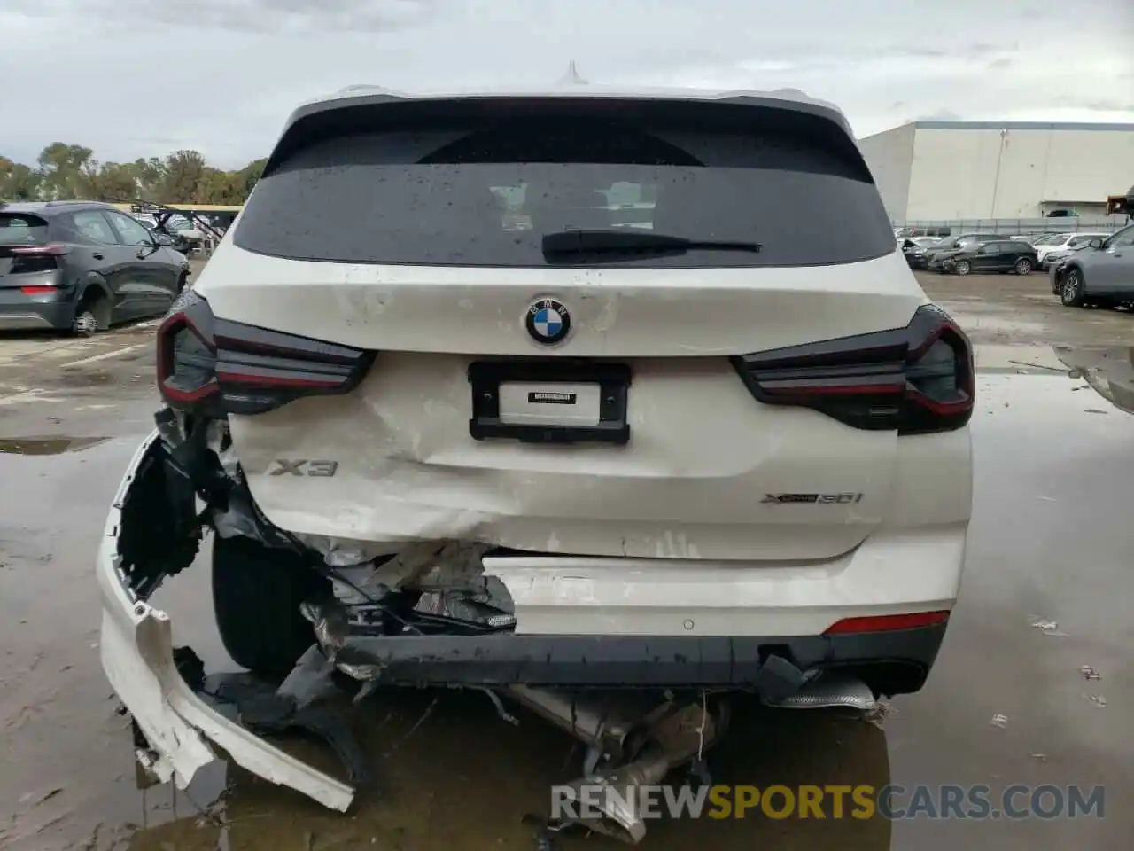 6 Photograph of a damaged car 5UX53DP04P9P52444 BMW X3 2023