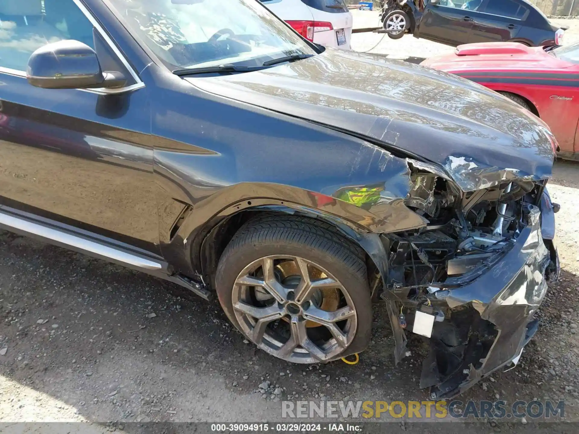 6 Photograph of a damaged car 5UX53DP04P9T28519 BMW X3 2023