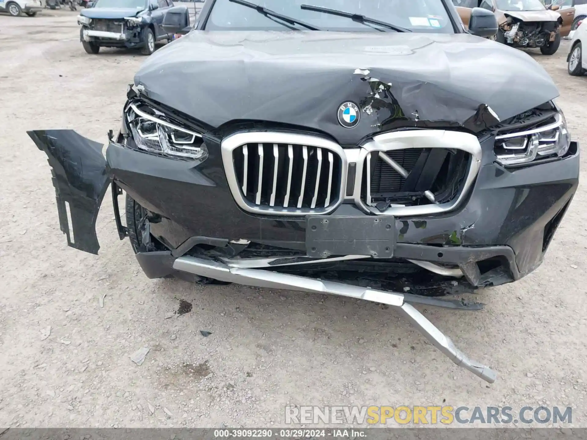 6 Photograph of a damaged car 5UX53DP05P9R05221 BMW X3 2023