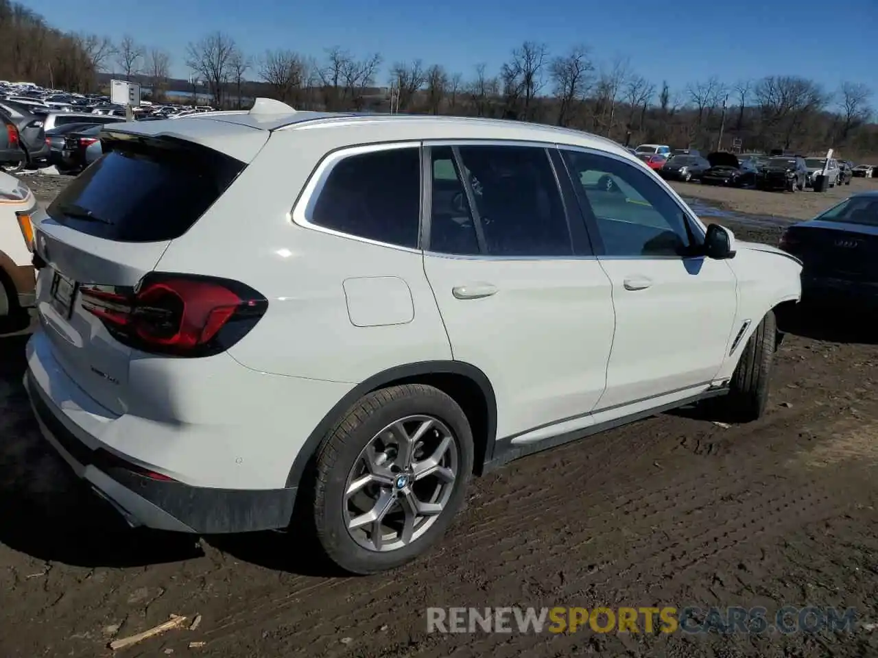 3 Photograph of a damaged car 5UX53DP08P9R99739 BMW X3 2023