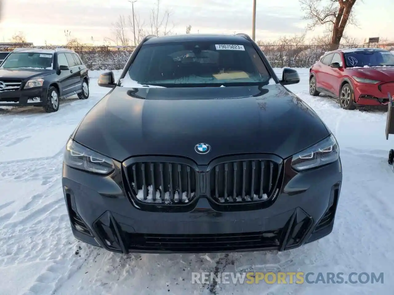 5 Photograph of a damaged car 5UX53DP0XP9P87618 BMW X3 2023