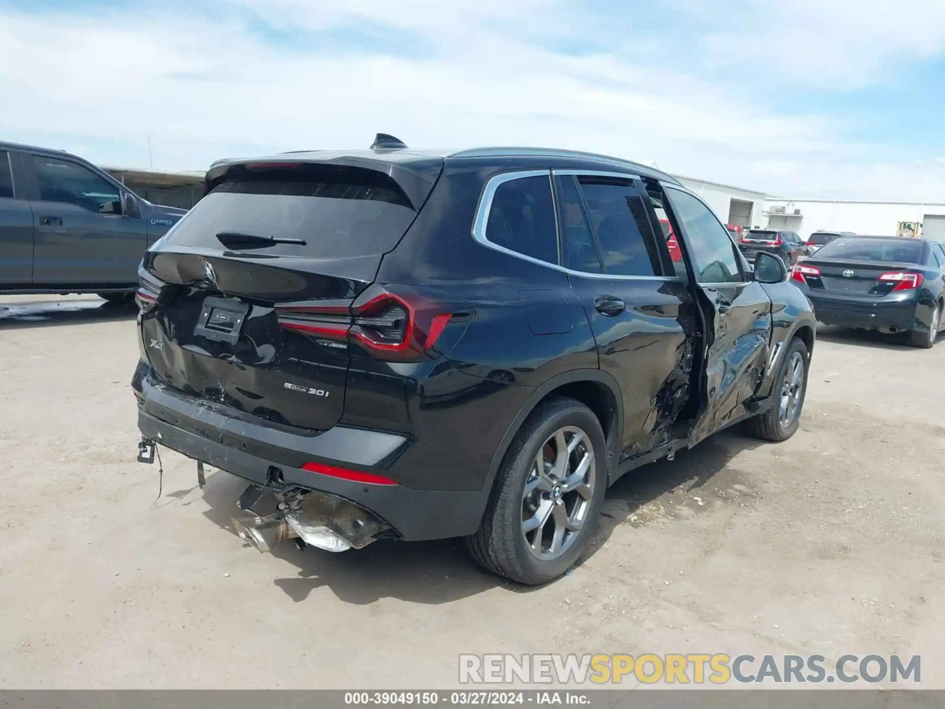 4 Photograph of a damaged car 5UX43DP01R9V02030 BMW X3 2024