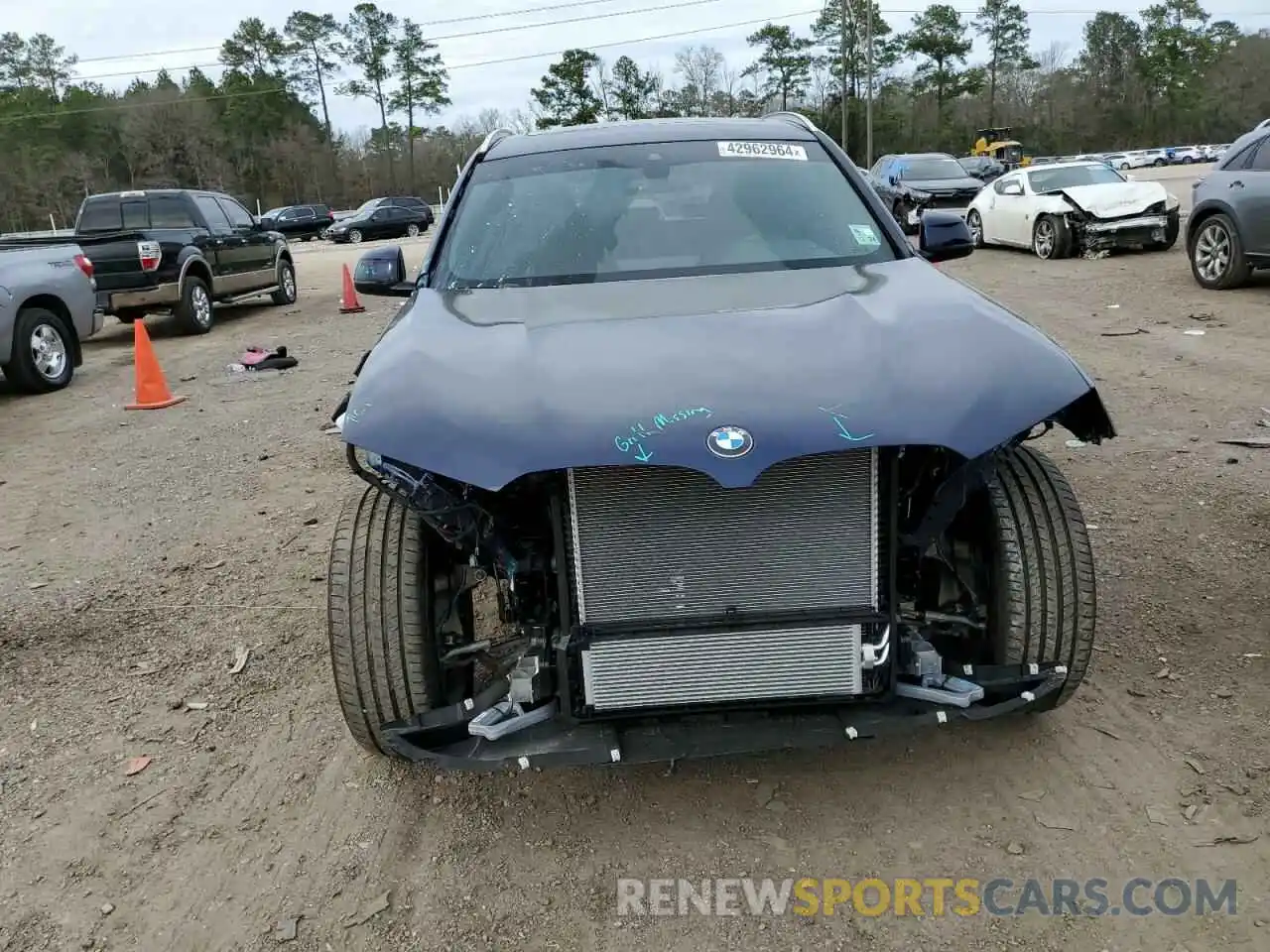 5 Photograph of a damaged car 5UX43DP0XR9U81193 BMW X3 2024