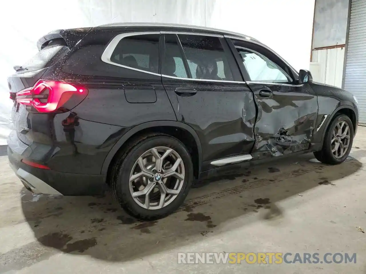 3 Photograph of a damaged car 5UX53DP00R9T97758 BMW X3 2024