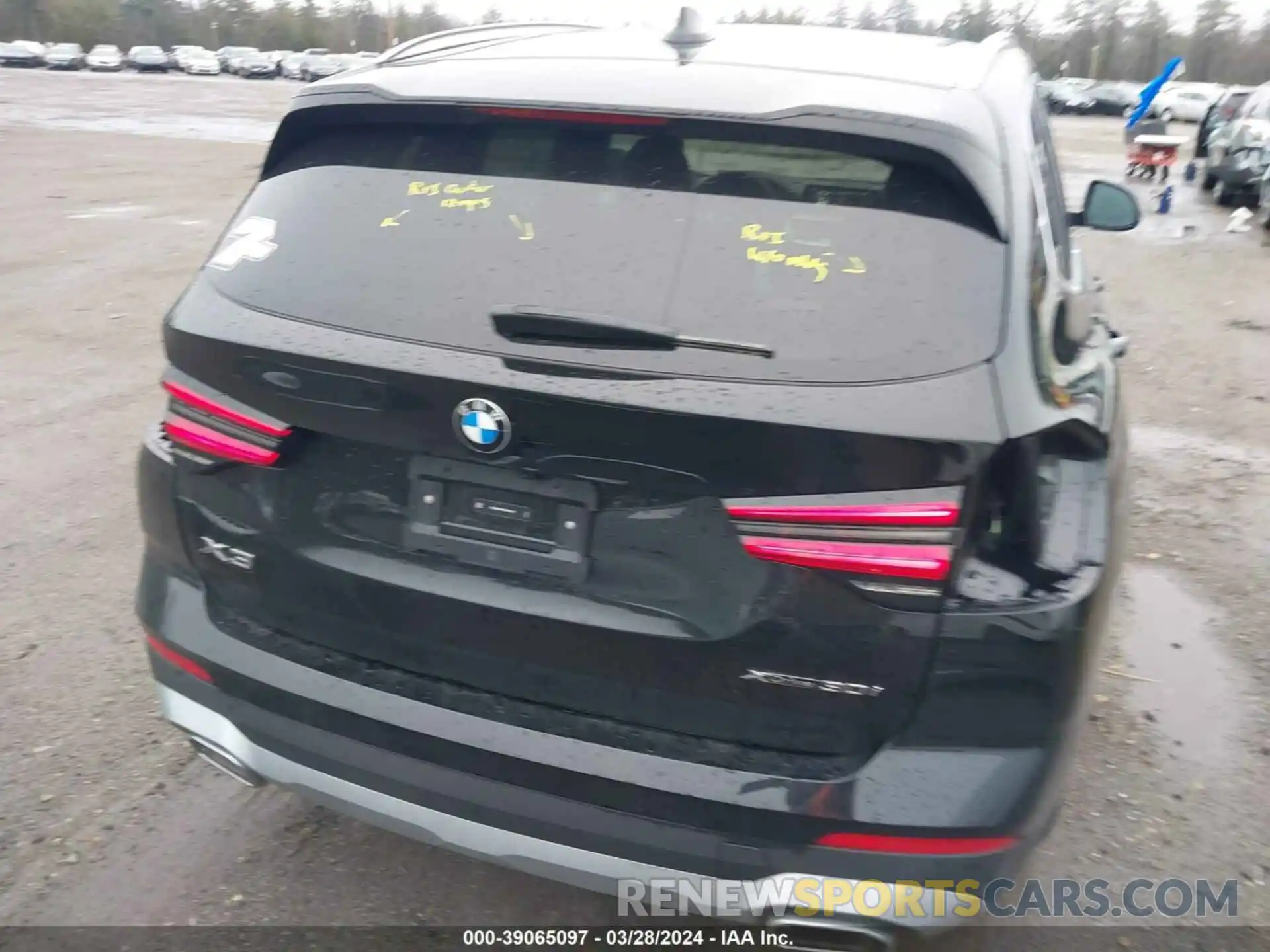 17 Photograph of a damaged car 5UX53DP04R9V11146 BMW X3 2024