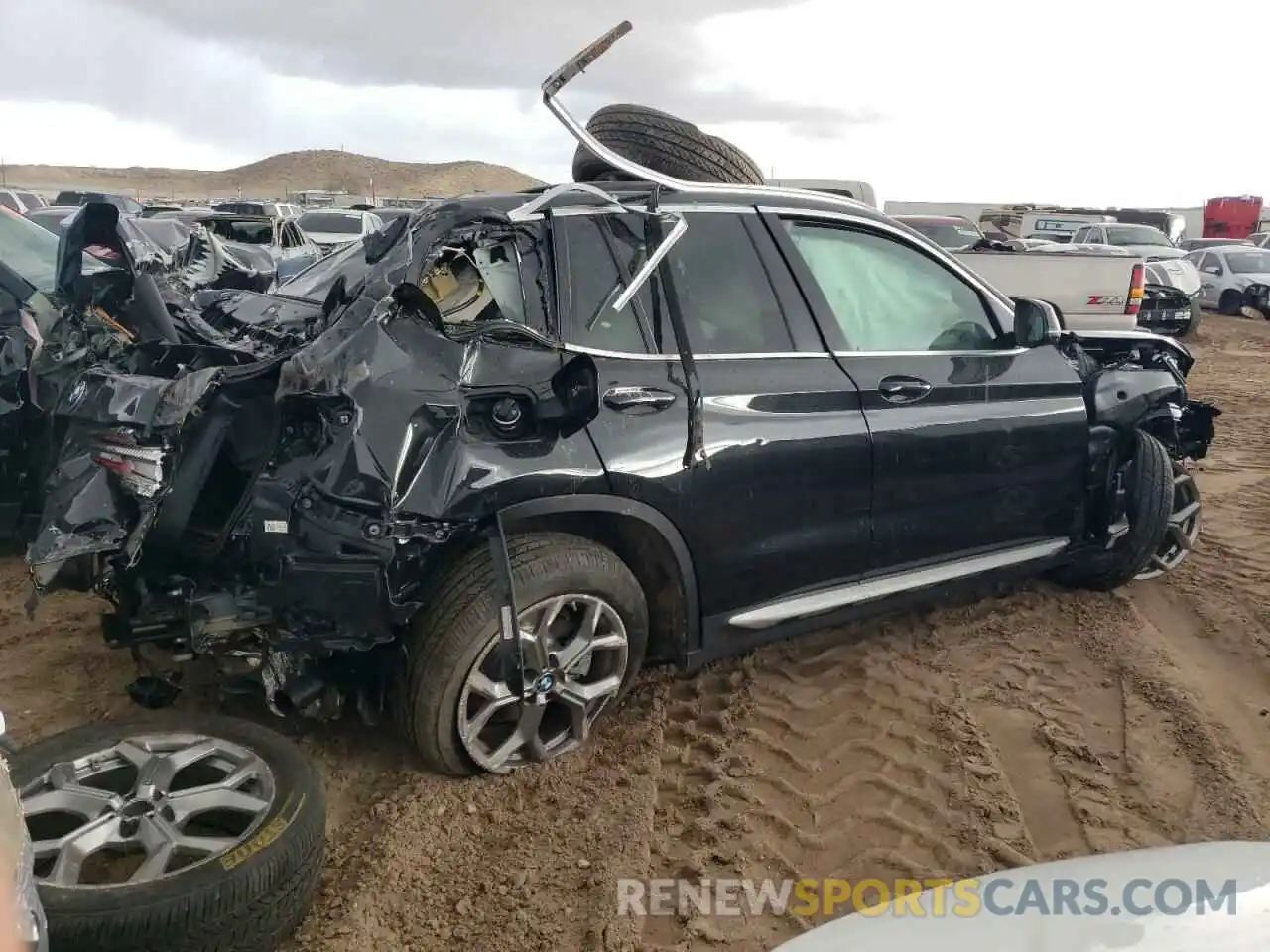 3 Photograph of a damaged car 5UX53DP07R9U23496 BMW X3 2024