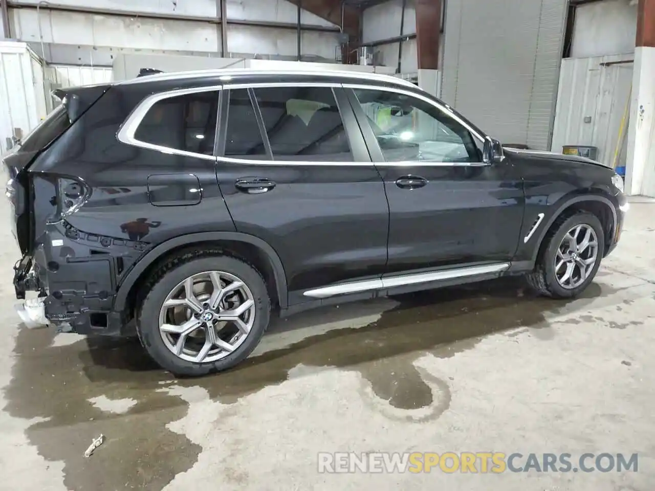 3 Photograph of a damaged car 5UX53DP09R9T47490 BMW X3 2024